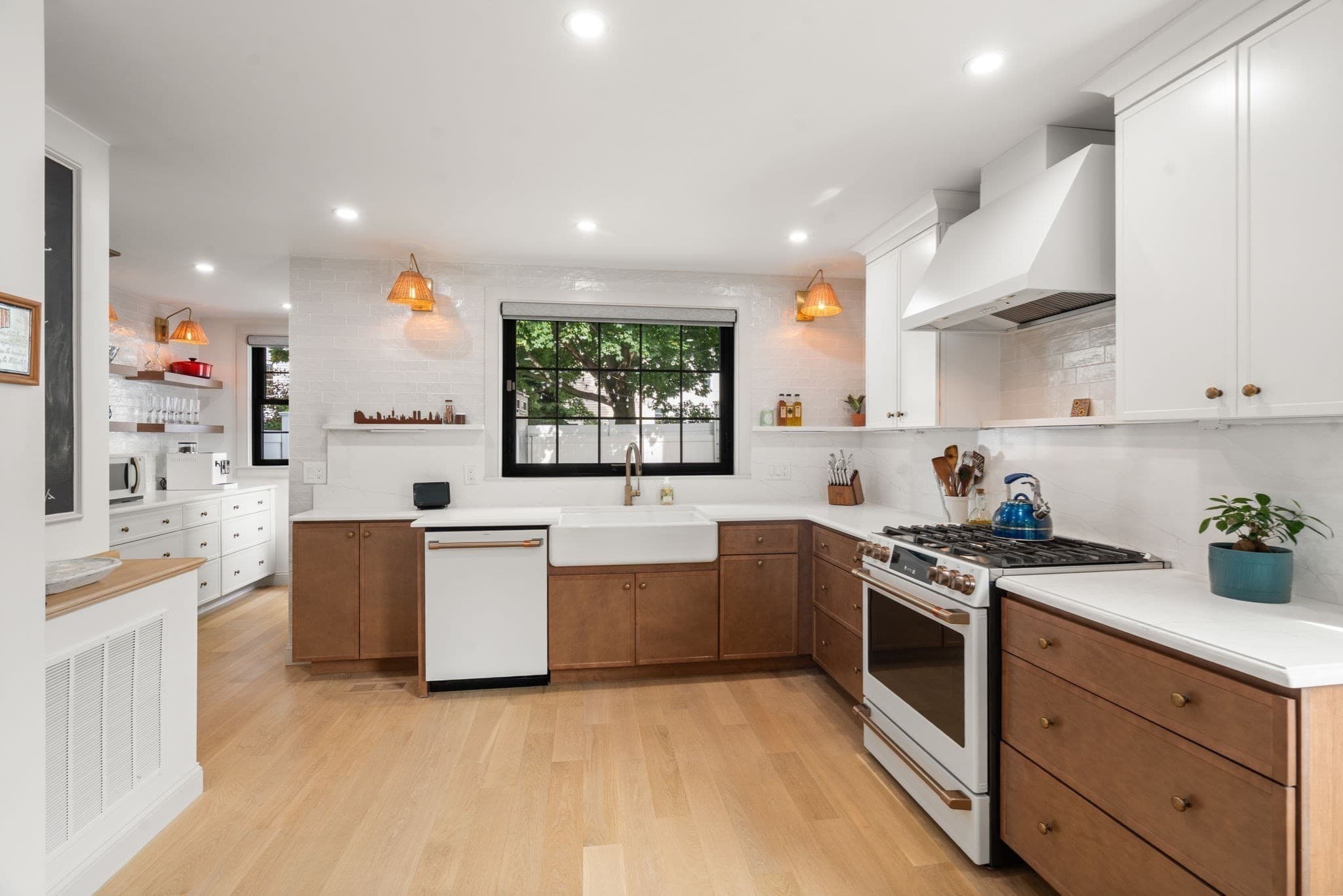 Single Family Residence at 2 Leeds Street, Boston MA 02127, Boston, photo 9 of 42