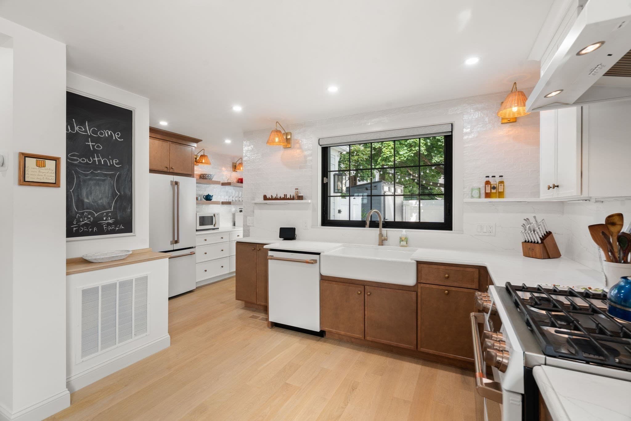 Single Family Residence at 2 Leeds Street, Boston MA 02127, Boston, photo 10 of 42