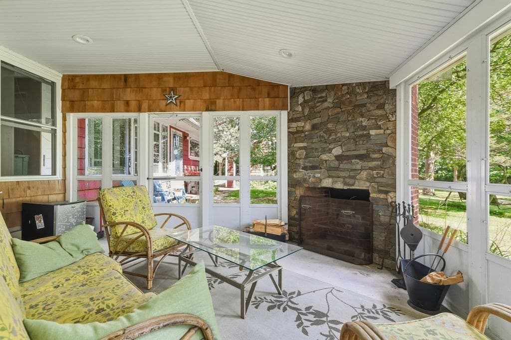 Single Family Residence at 1248 Pleasant St, Brockton MA 02301, Brockton, photo 13 of 41