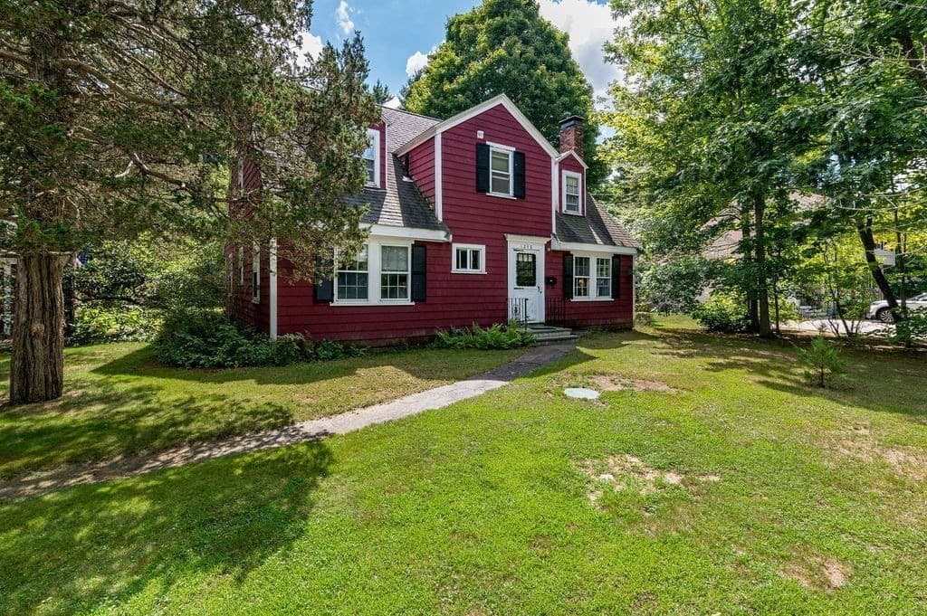 Single Family Residence at 1248 Pleasant St, Brockton MA 02301, Brockton, photo 35 of 41