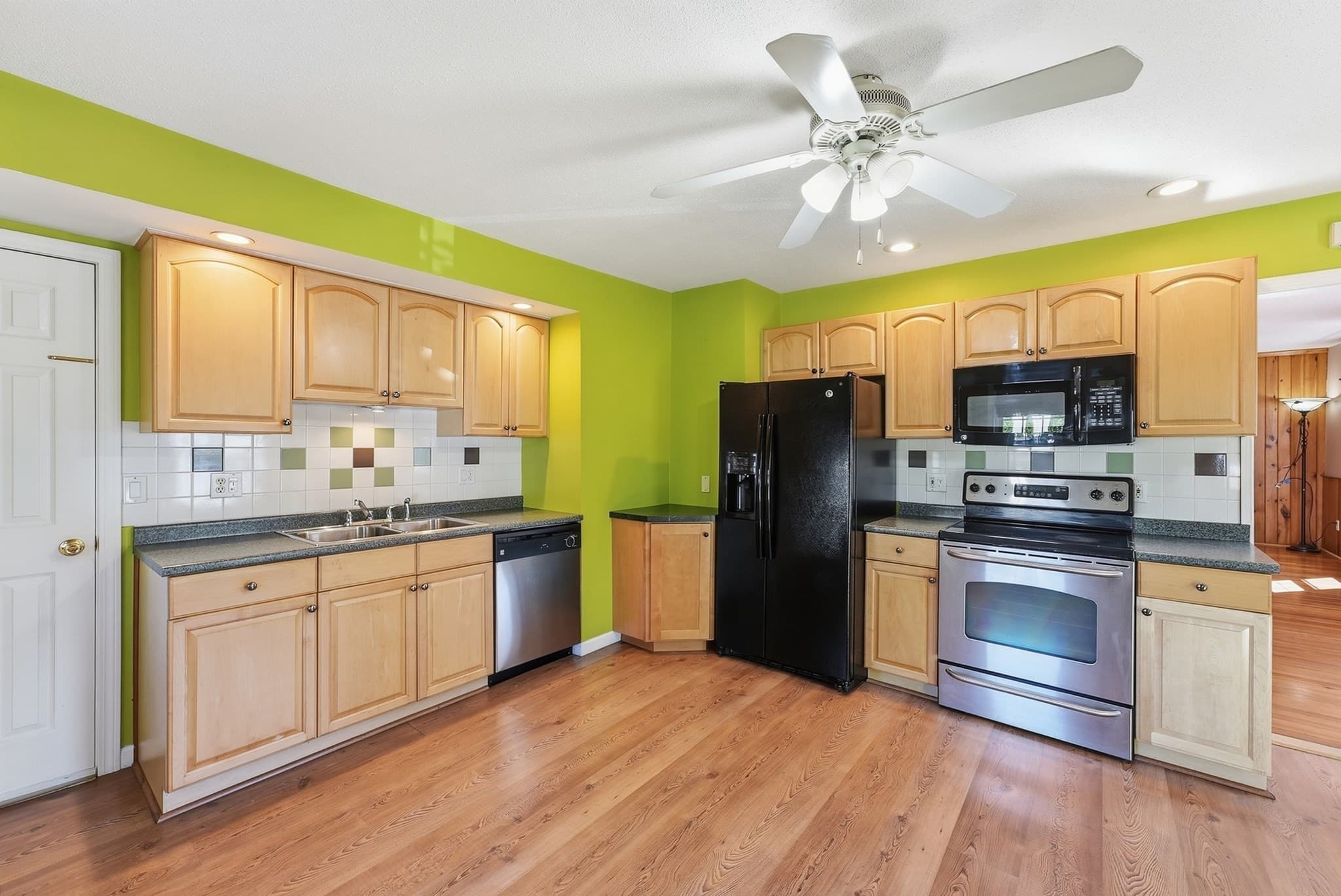 Multi Family at 102 Lemuel Ave, Chicopee MA 01013, Chicopee, photo 2 of 40