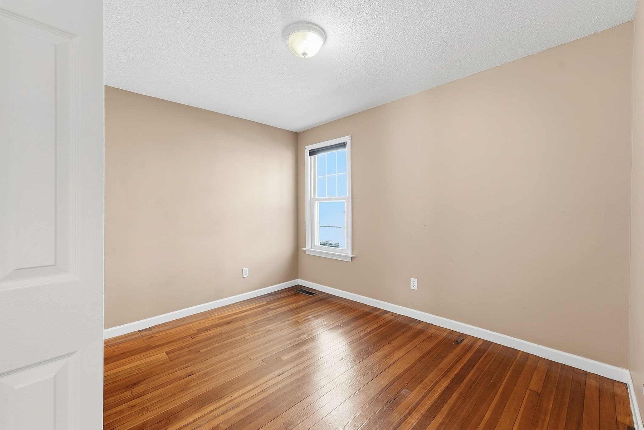 Multi Family at 102 Lemuel Ave, Chicopee MA 01013, Chicopee, photo 13 of 40