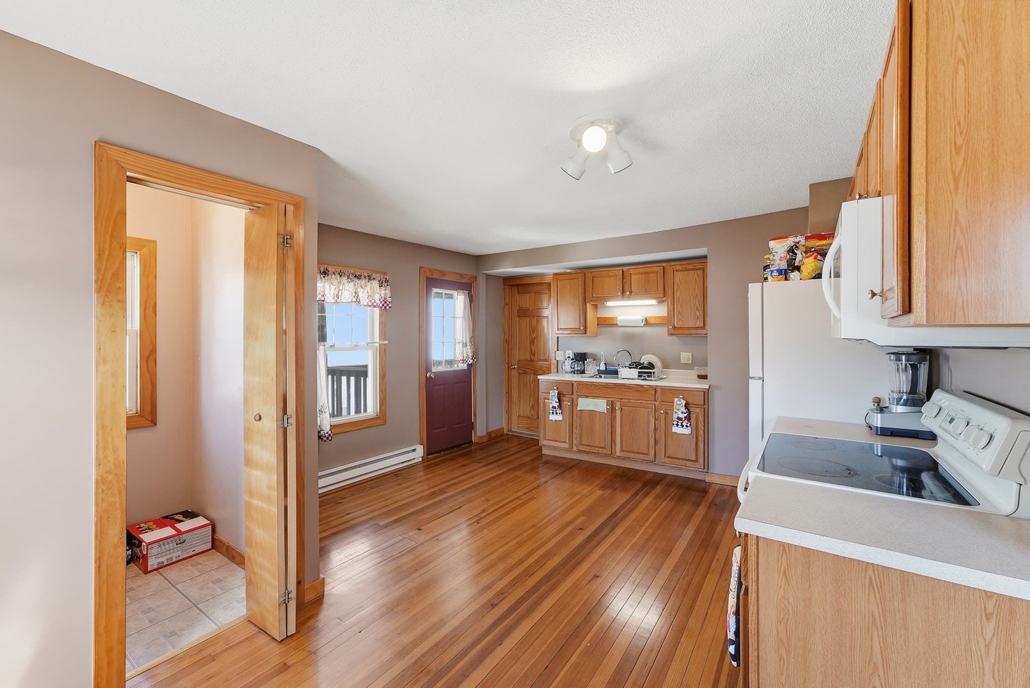 Multi Family at 102 Lemuel Ave, Chicopee MA 01013, Chicopee, photo 17 of 40