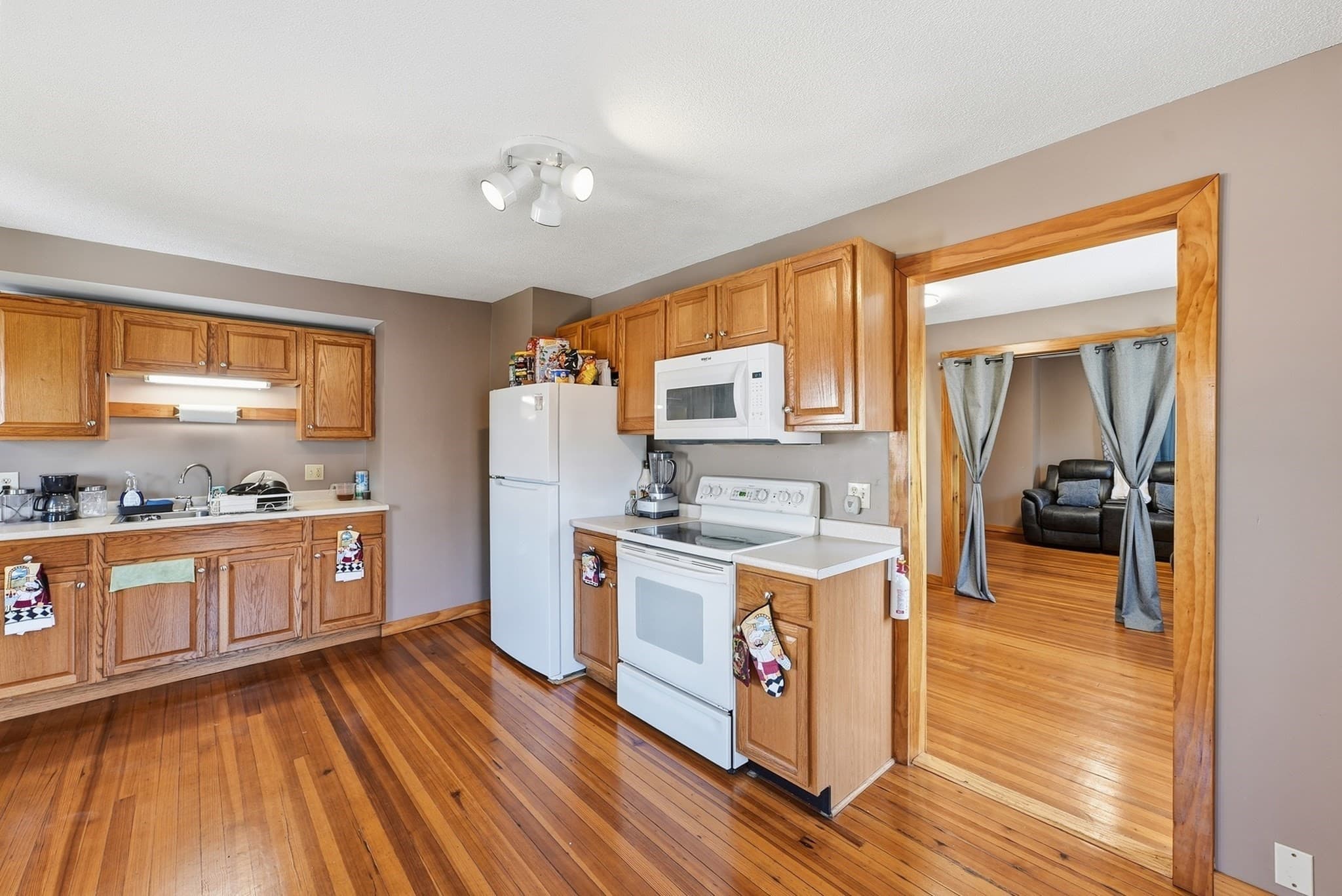 Multi Family at 102 Lemuel Ave, Chicopee MA 01013, Chicopee, photo 16 of 40