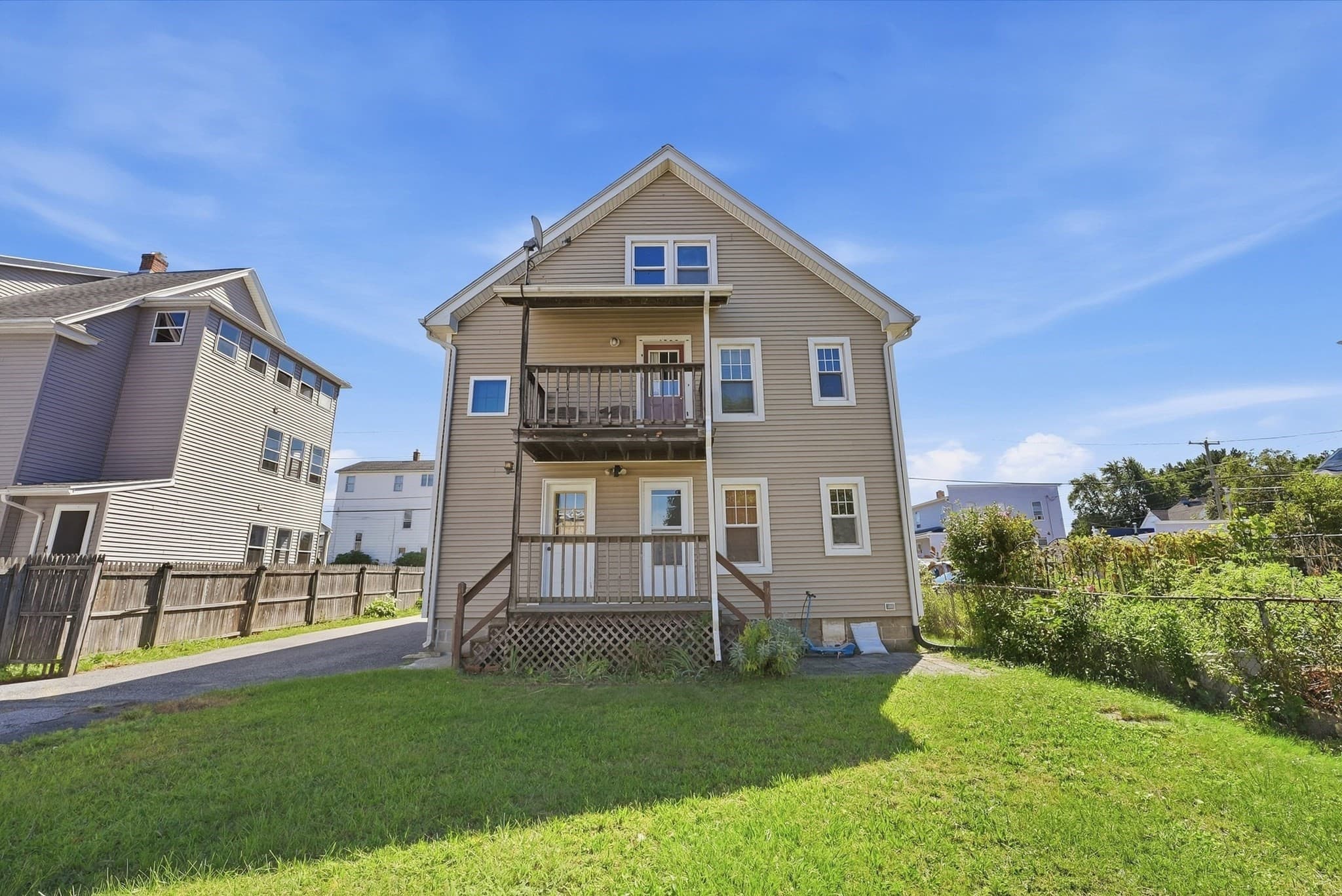 Multi Family at 102 Lemuel Ave, Chicopee MA 01013, Chicopee, photo 37 of 40