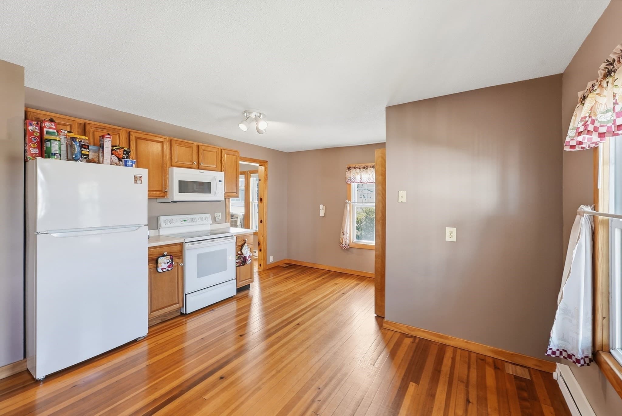 Multi Family at 102 Lemuel Ave, Chicopee MA 01013, Chicopee, photo 15 of 40