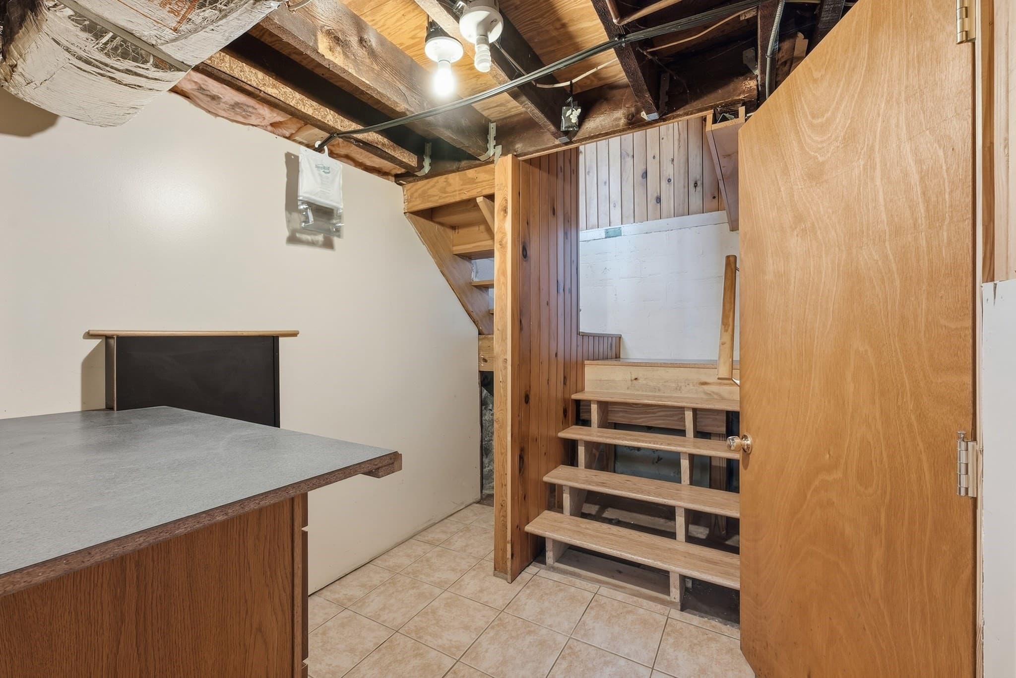 Multi Family at 102 Lemuel Ave, Chicopee MA 01013, Chicopee, photo 29 of 40