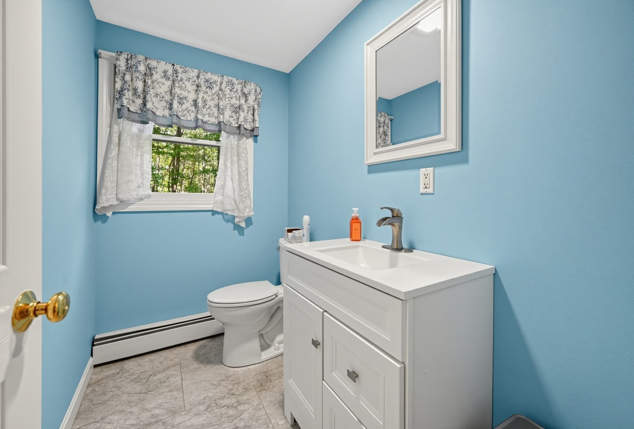 Single Family Residence at 6 Woodview Dr, Hubbardston MA 01452, Hubbardston, photo 13 of 40