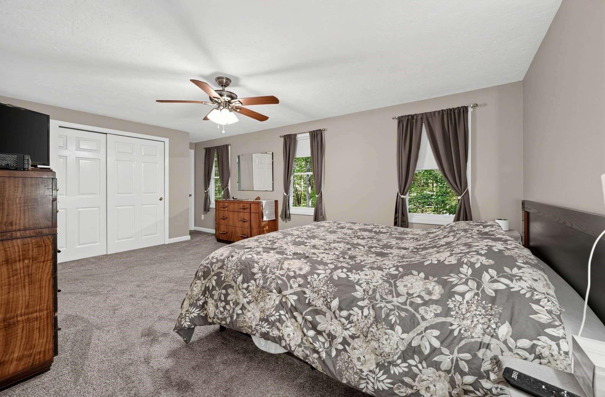 Single Family Residence at 6 Woodview Dr, Hubbardston MA 01452, Hubbardston, photo 14 of 40