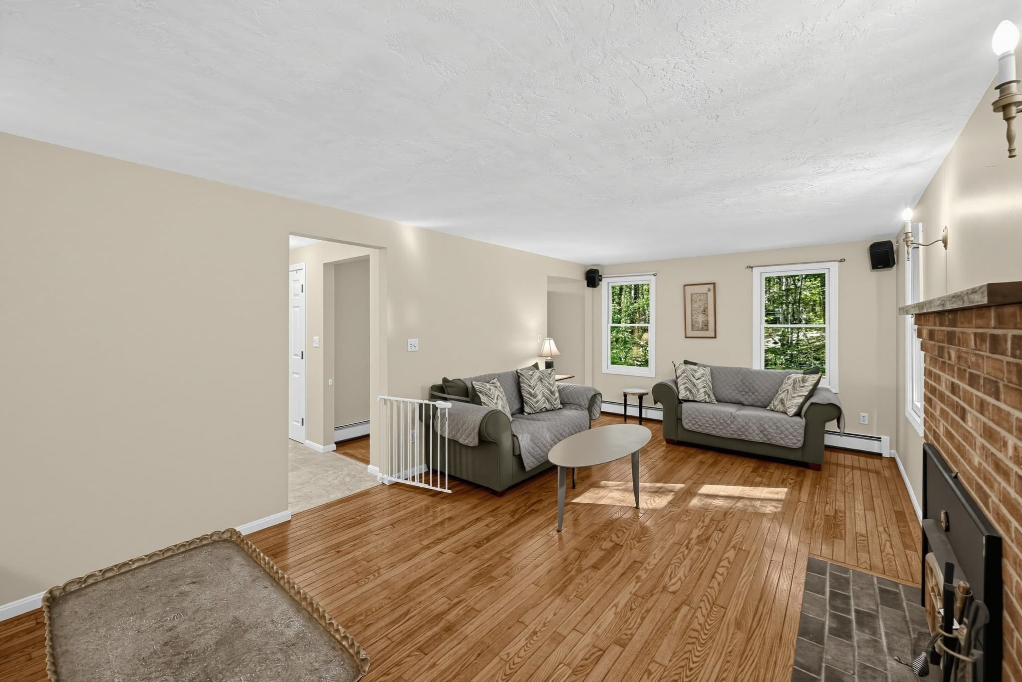 Single Family Residence at 6 Woodview Dr, Hubbardston MA 01452, Hubbardston, photo 4 of 40