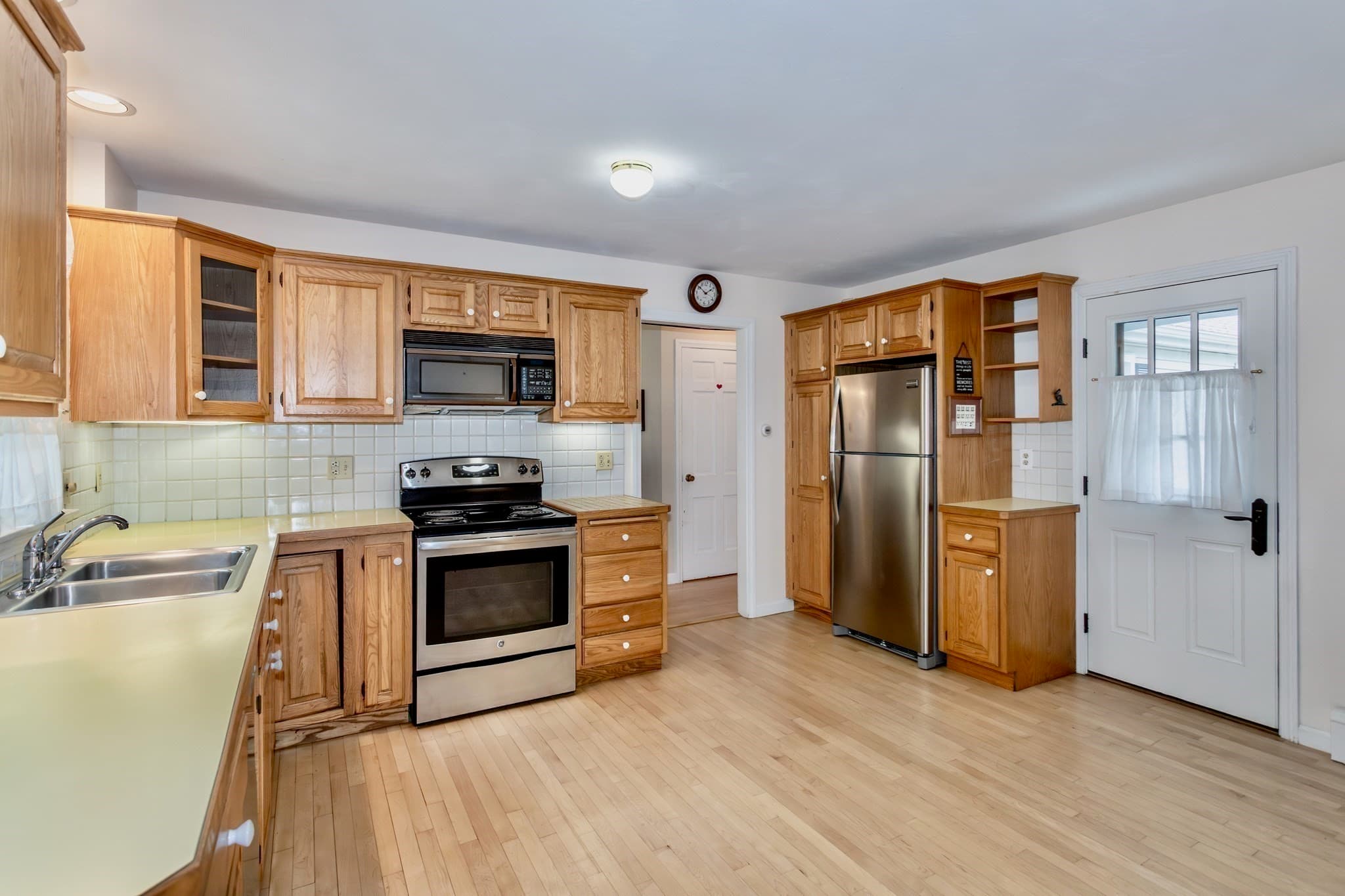 Single Family Residence at 26 Morningside Drive, Westfield MA 01085, Westfield, photo 6 of 38