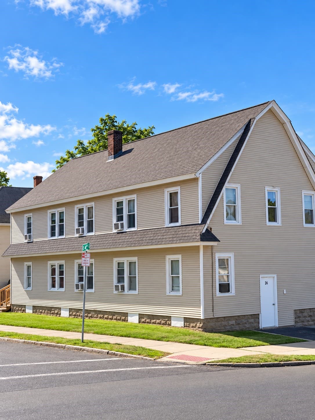 24 Dickinson St., Springfield MA 01108