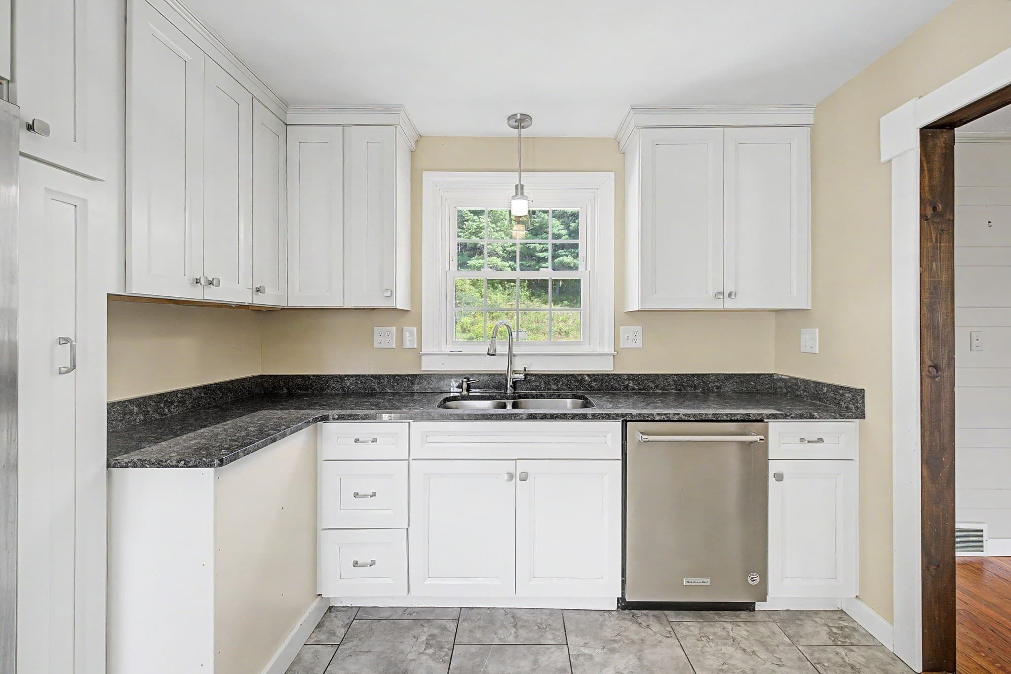 Single Family Residence at 1161 E Mountain Rd, Westfield MA 01085, Westfield, photo 2 of 28