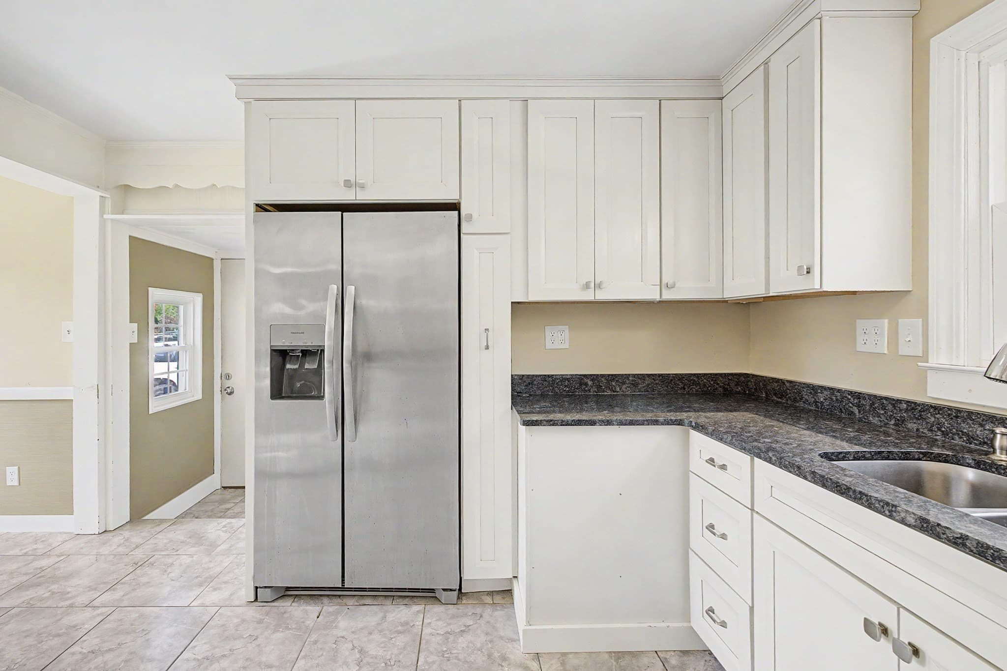 Single Family Residence at 1161 E Mountain Rd, Westfield MA 01085, Westfield, photo 8 of 28