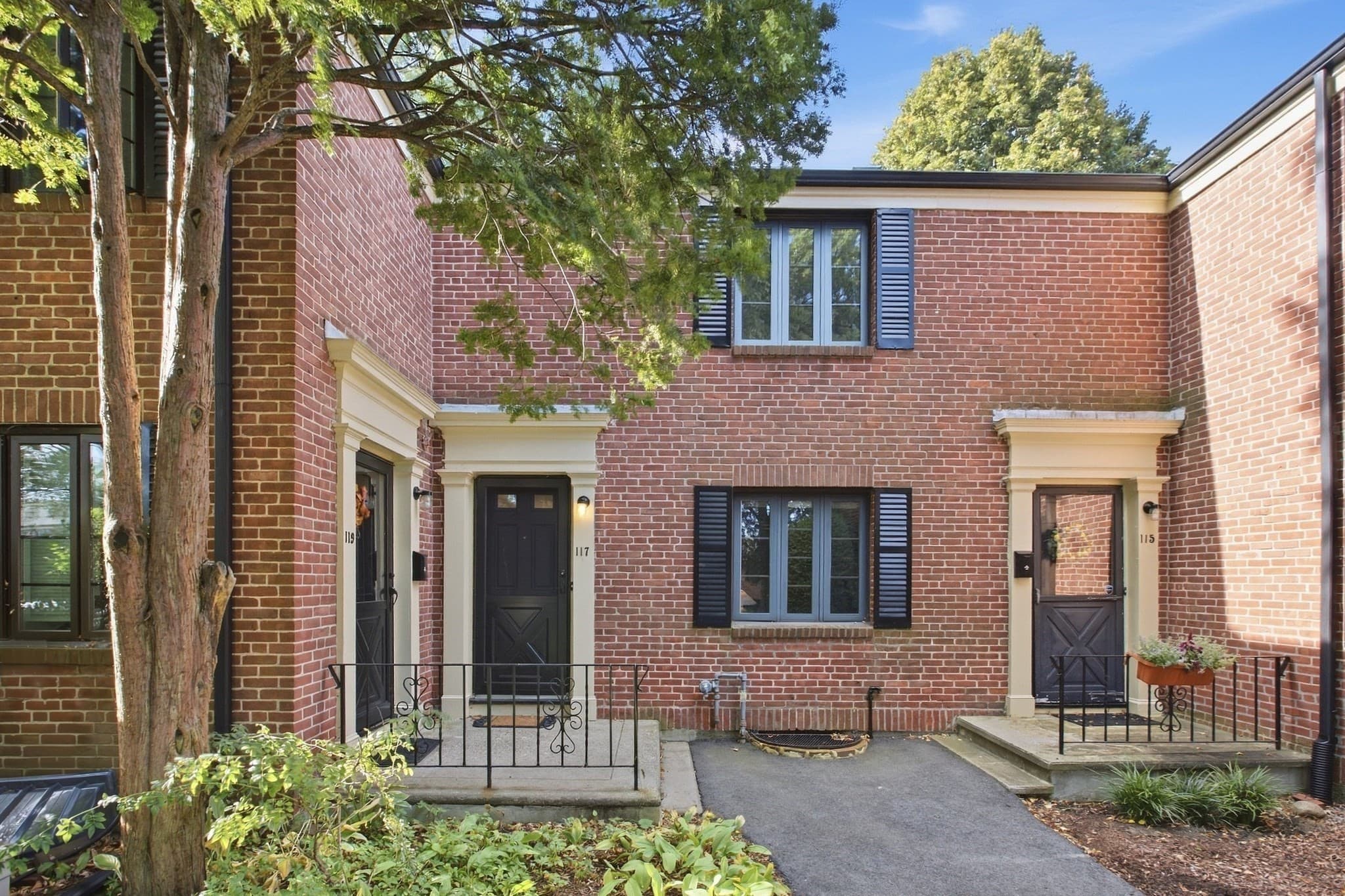 Condominium at 117 Pierce Road # 117, Watertown MA 02472, Watertown, photo 2 of 23