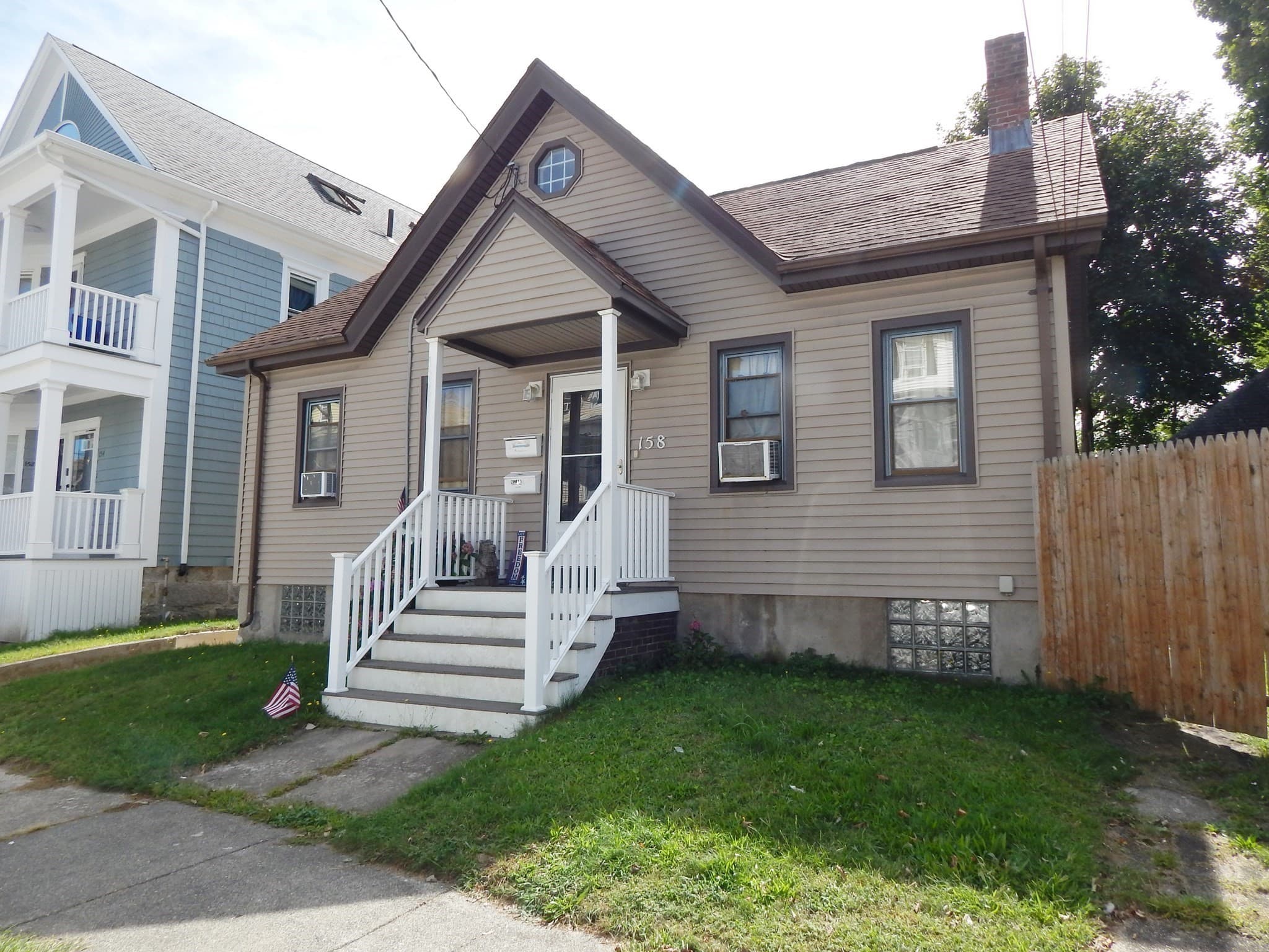 Multi Family at 158 Adams St, New Bedford MA 02746, New Bedford, photo 2 of 27