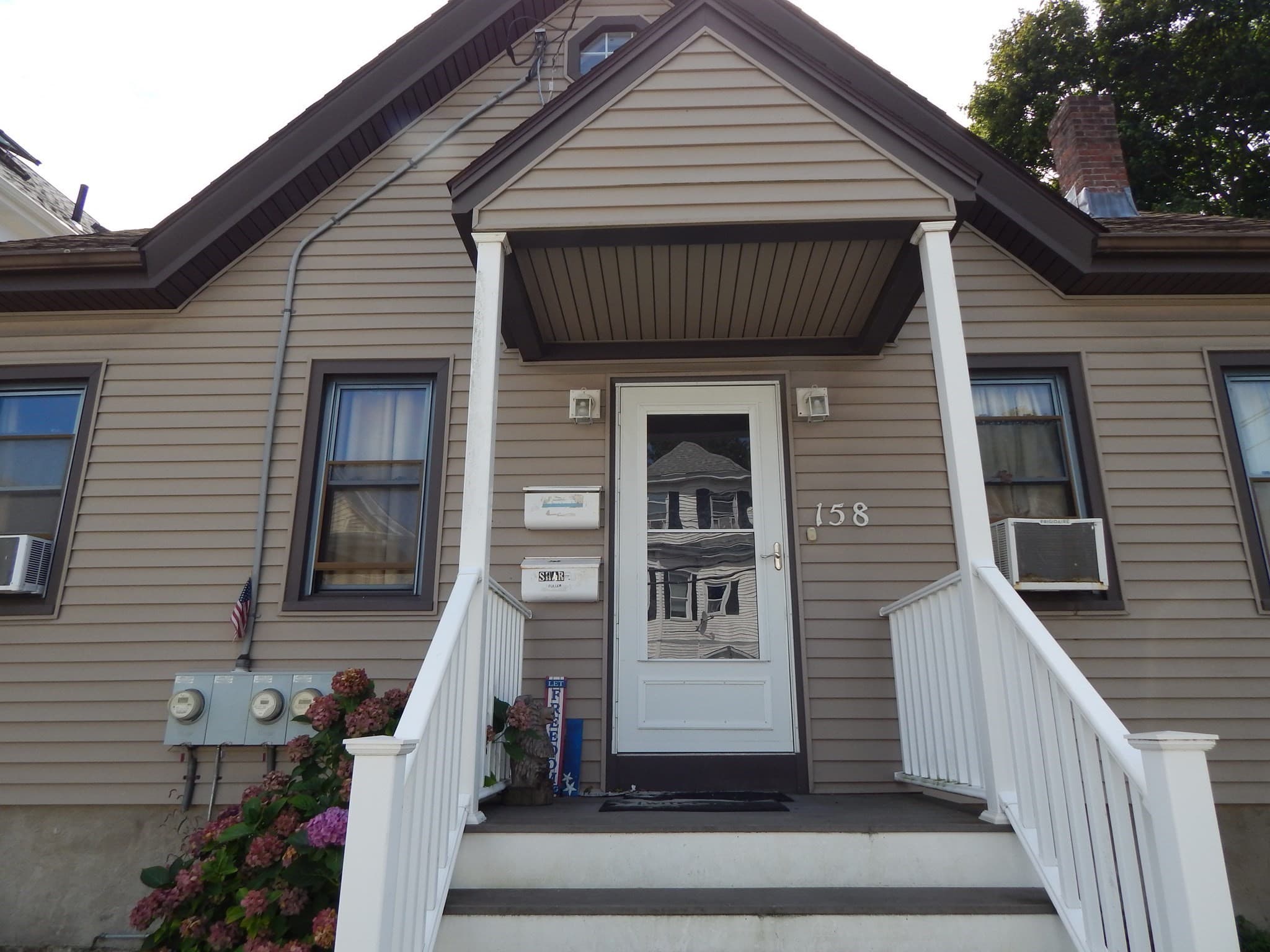 Multi Family at 158 Adams St, New Bedford MA 02746, New Bedford, photo 3 of 27