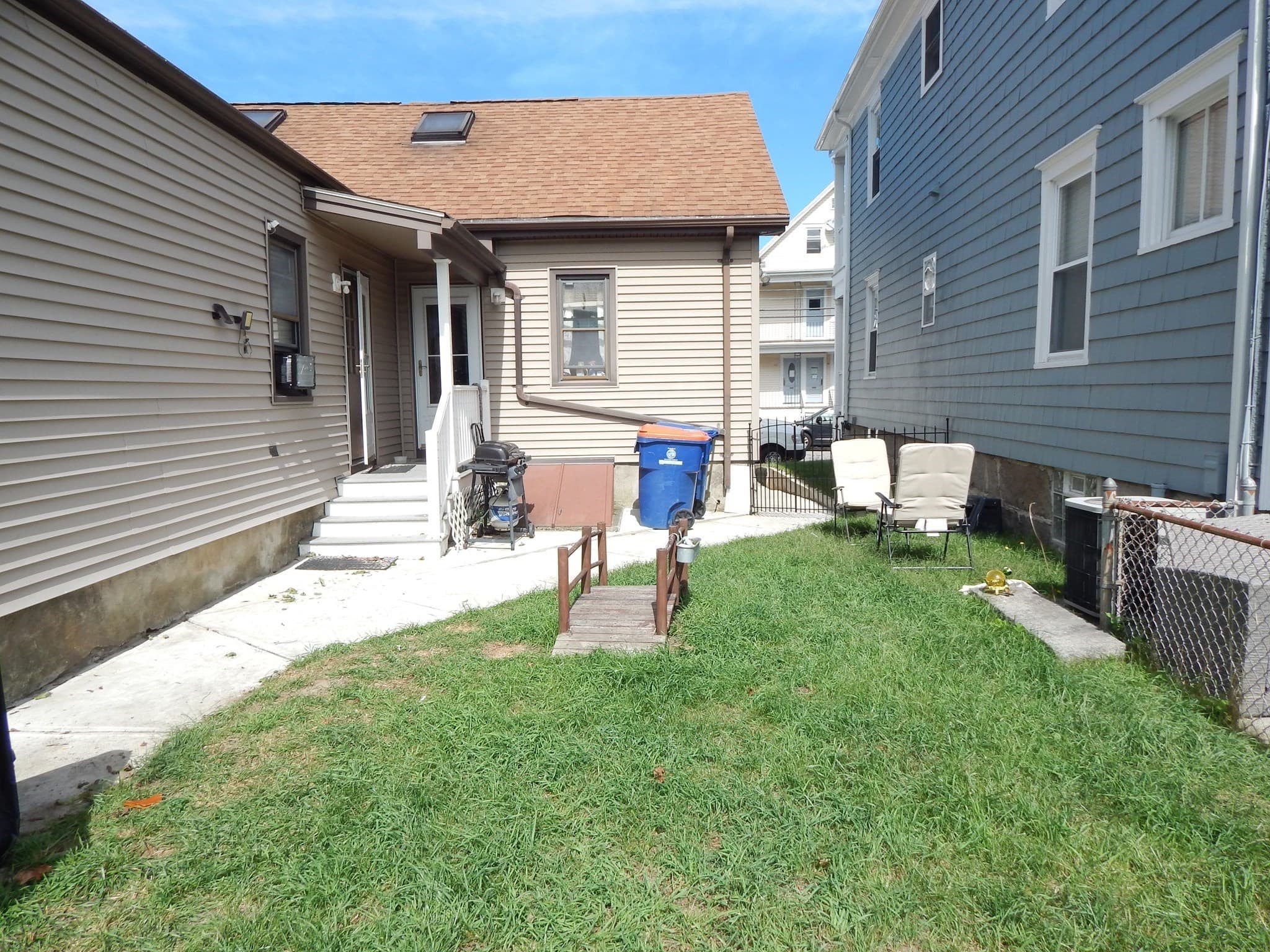 Multi Family at 158 Adams St, New Bedford MA 02746, New Bedford, photo 5 of 27