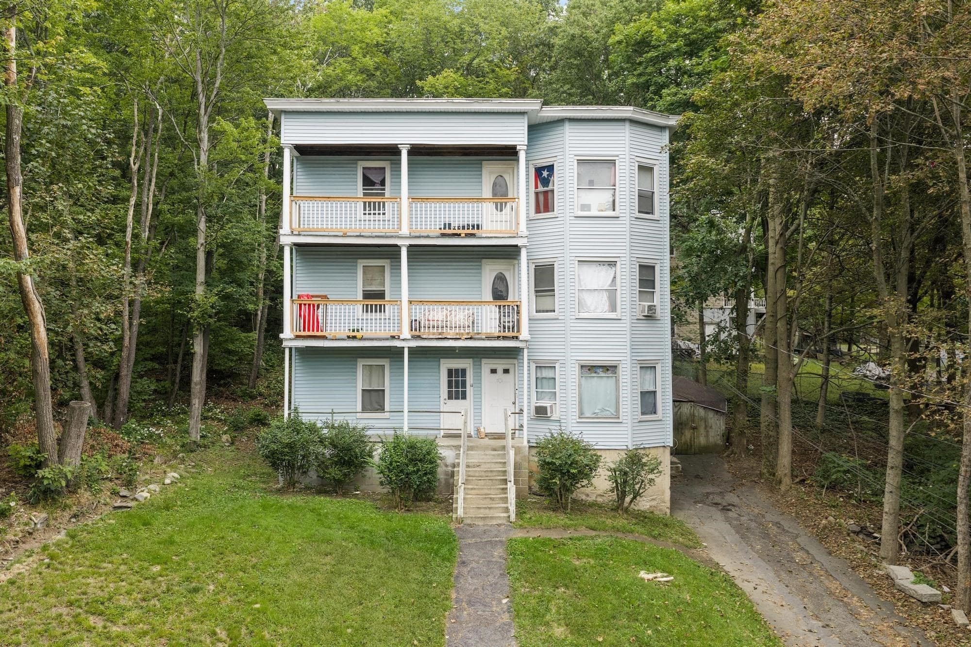 11 Nutting St, Fitchburg MA 01420