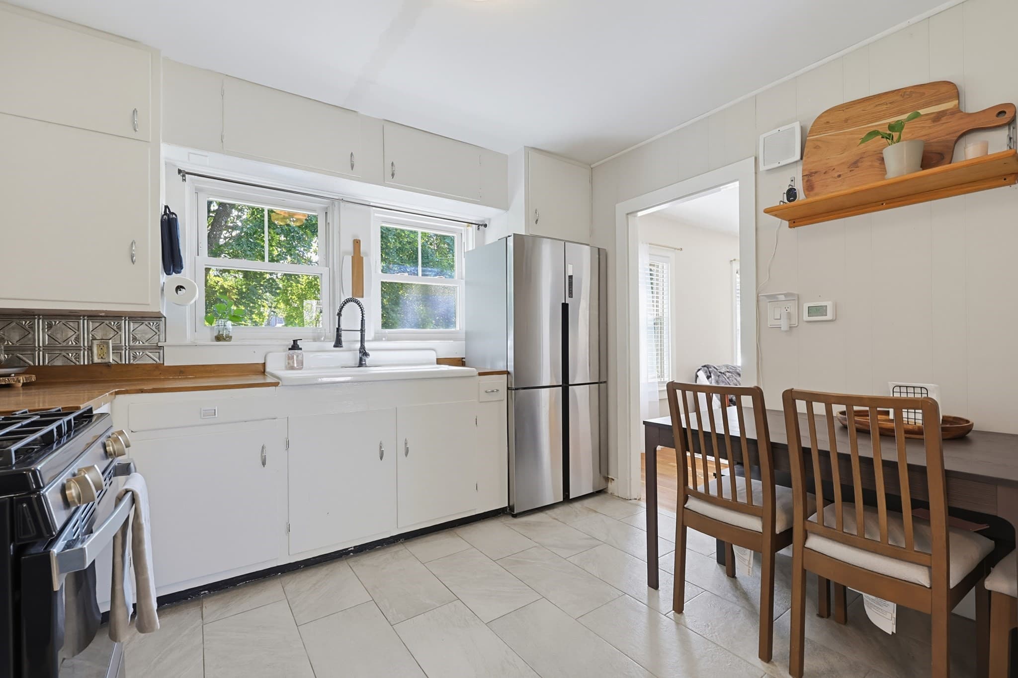 Single Family Residence at 300 Cocasset St, Foxboro MA 02035, Foxboro, photo 8 of 42