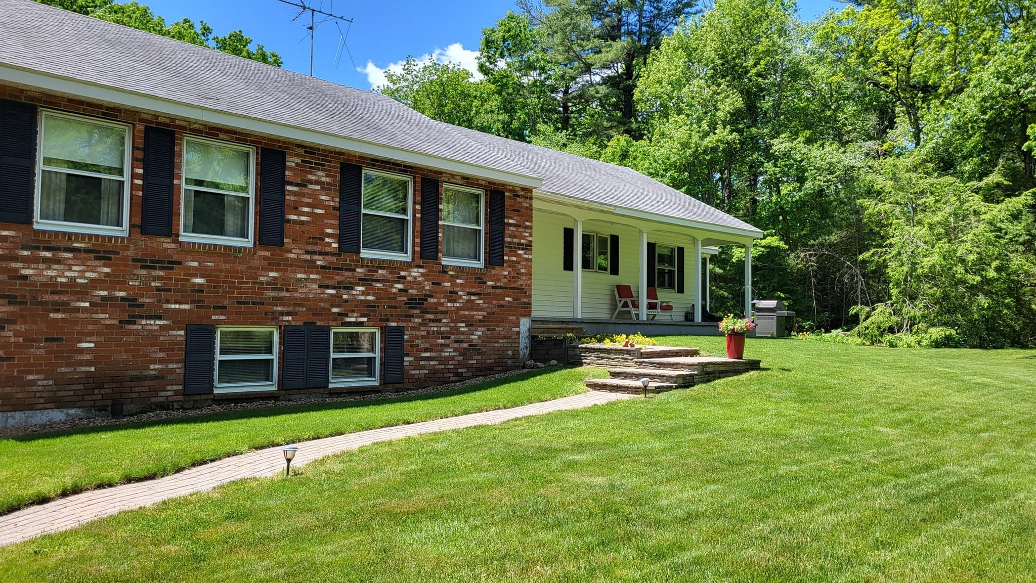 Single Family Residence at 385 E County Rd, Rutland MA 01543, Rutland, photo 4 of 10