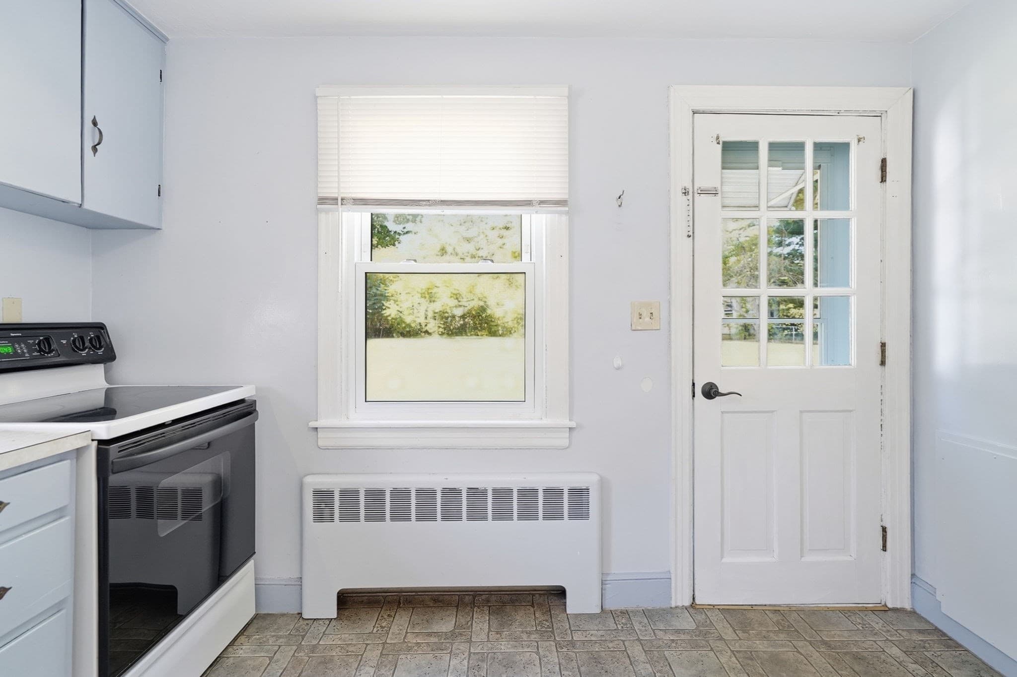 Single Family Residence at 24 Grandview St, Northampton MA 01062, Northampton, photo 10 of 24