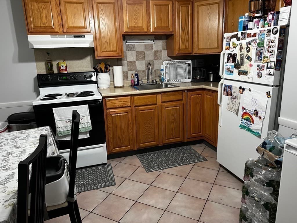Condominium at 31 Montvale Ave # 1, Woburn MA 01801, photo 4 of 9