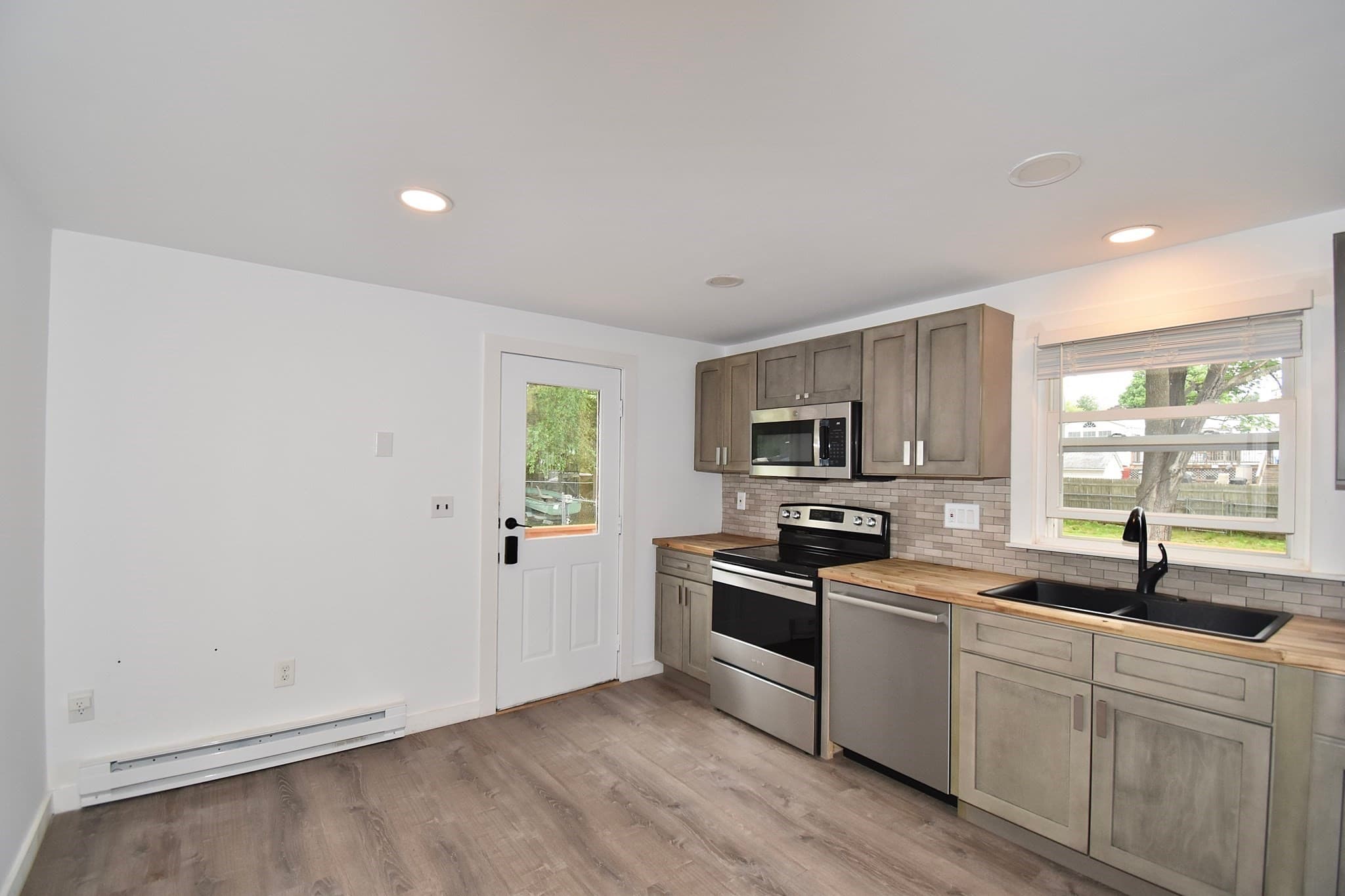 Single Family Residence at 22 Hunting Lane, Agawam MA 01001, Agawam, photo 14 of 35