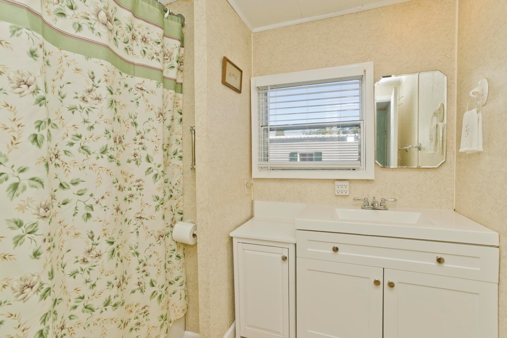 Mobile Home at 56 Klondike Ave, Westfield MA 01085, Westfield, photo 16 of 29