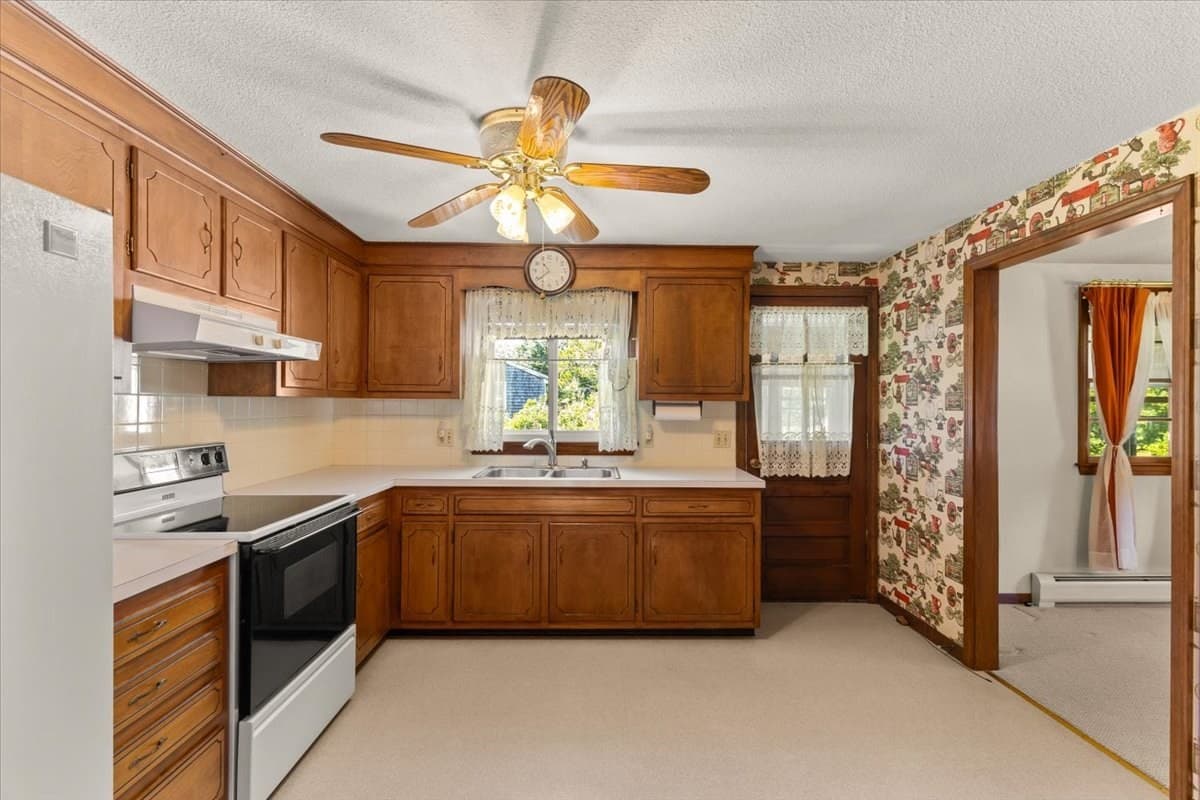 Single Family Residence at 18 Wildwood Ave, Taunton MA 02780, Taunton, photo 20 of 42