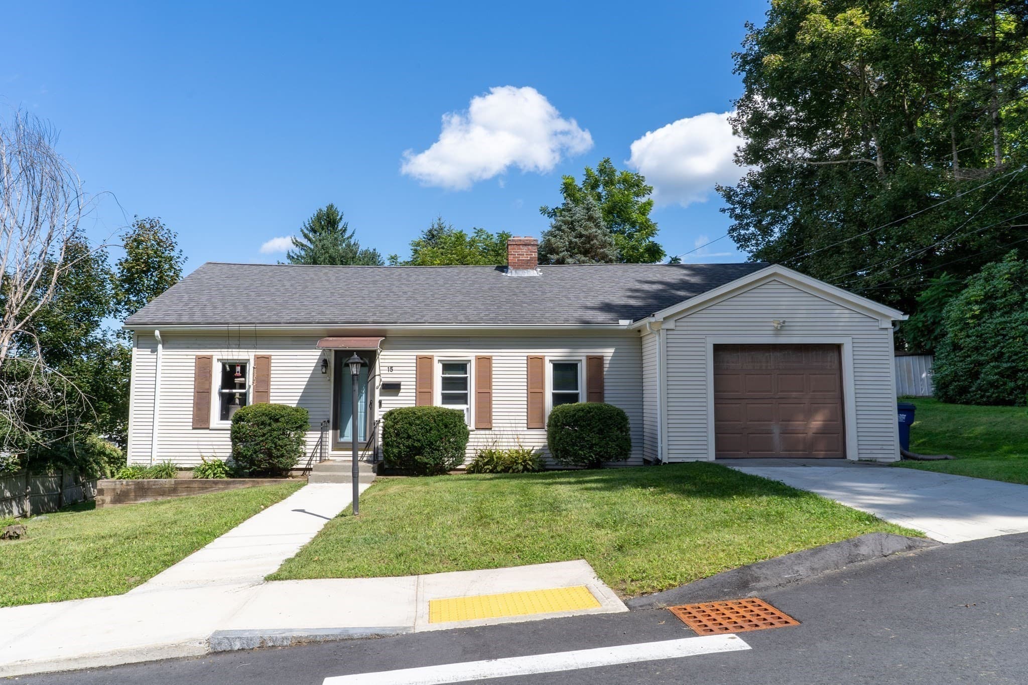 15 Maple Ter, Palmer MA 01080