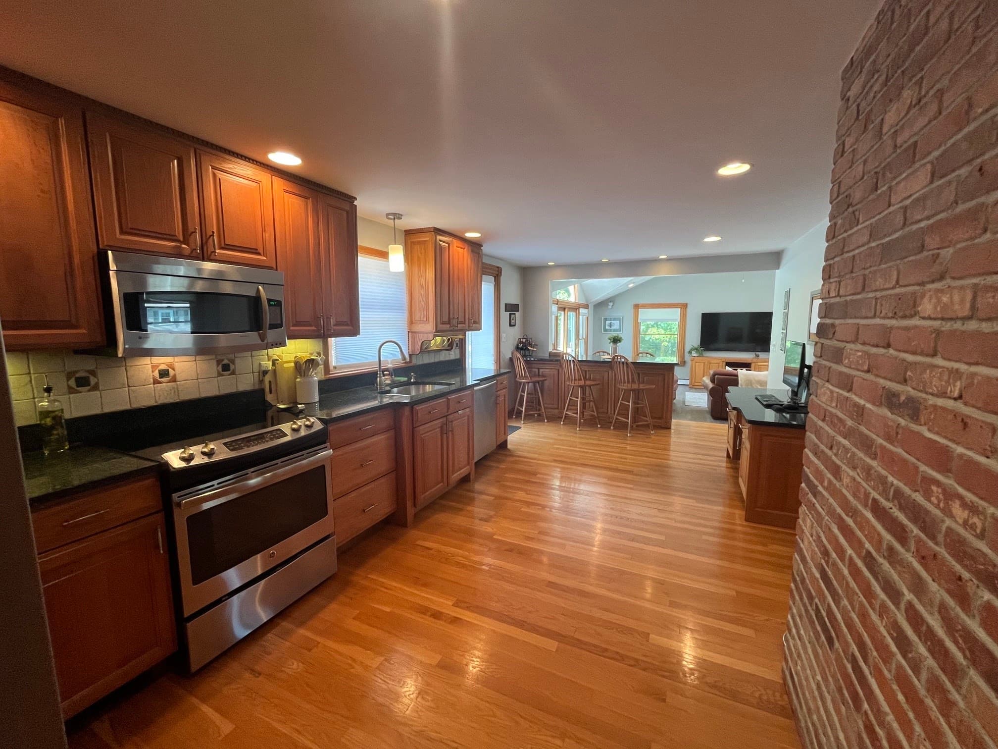 Single Family Residence at 11 Phyllis Avenue, Burlington MA 01803, Burlington, photo 12 of 23