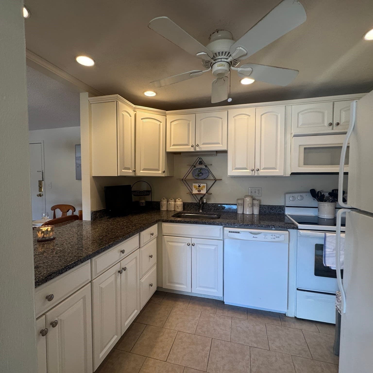 Condominium at 300 Park Terrace Dr. # 322, Stoneham MA 02180, Stoneham, photo 13 of 27