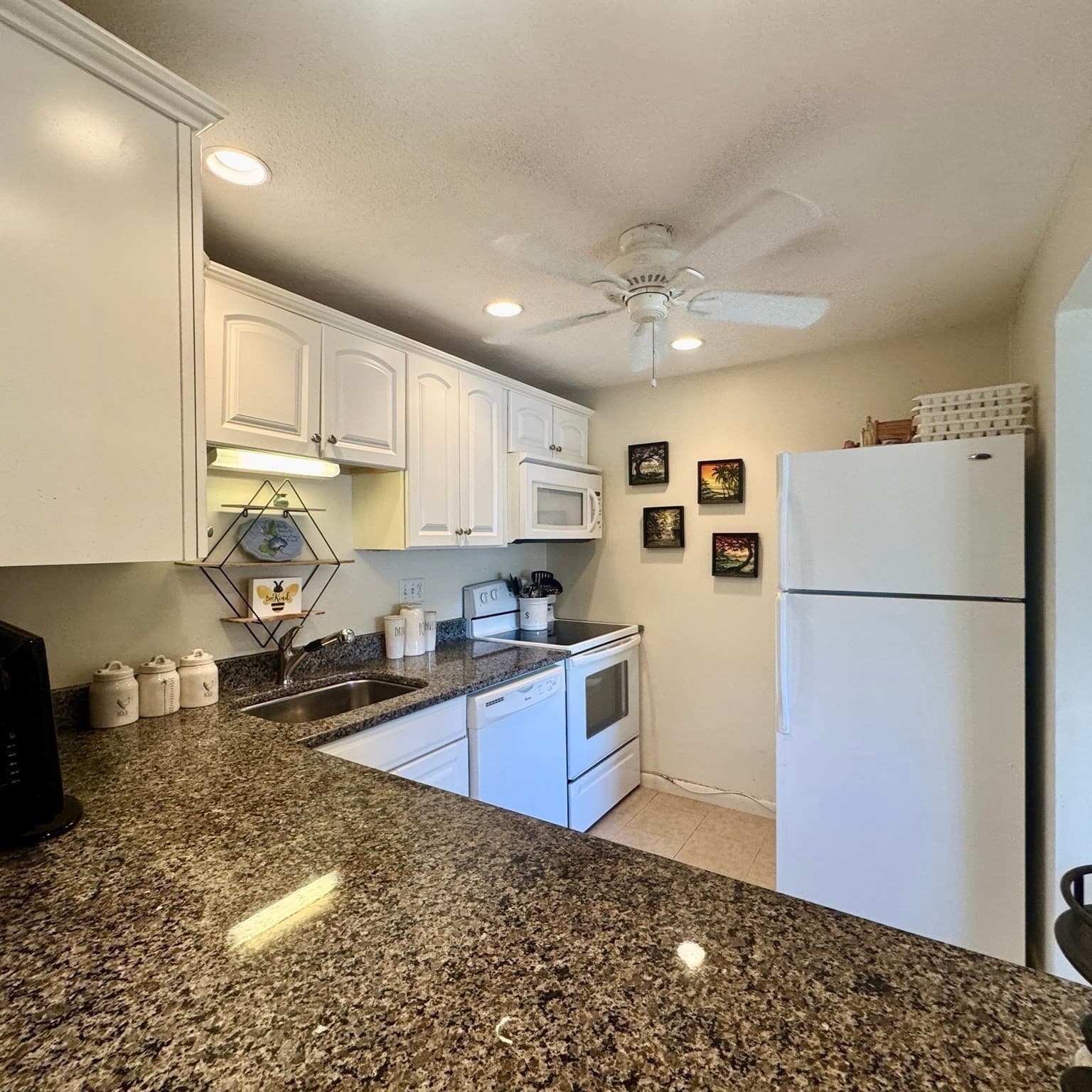 Condominium at 300 Park Terrace Dr. # 322, Stoneham MA 02180, Stoneham, photo 10 of 27