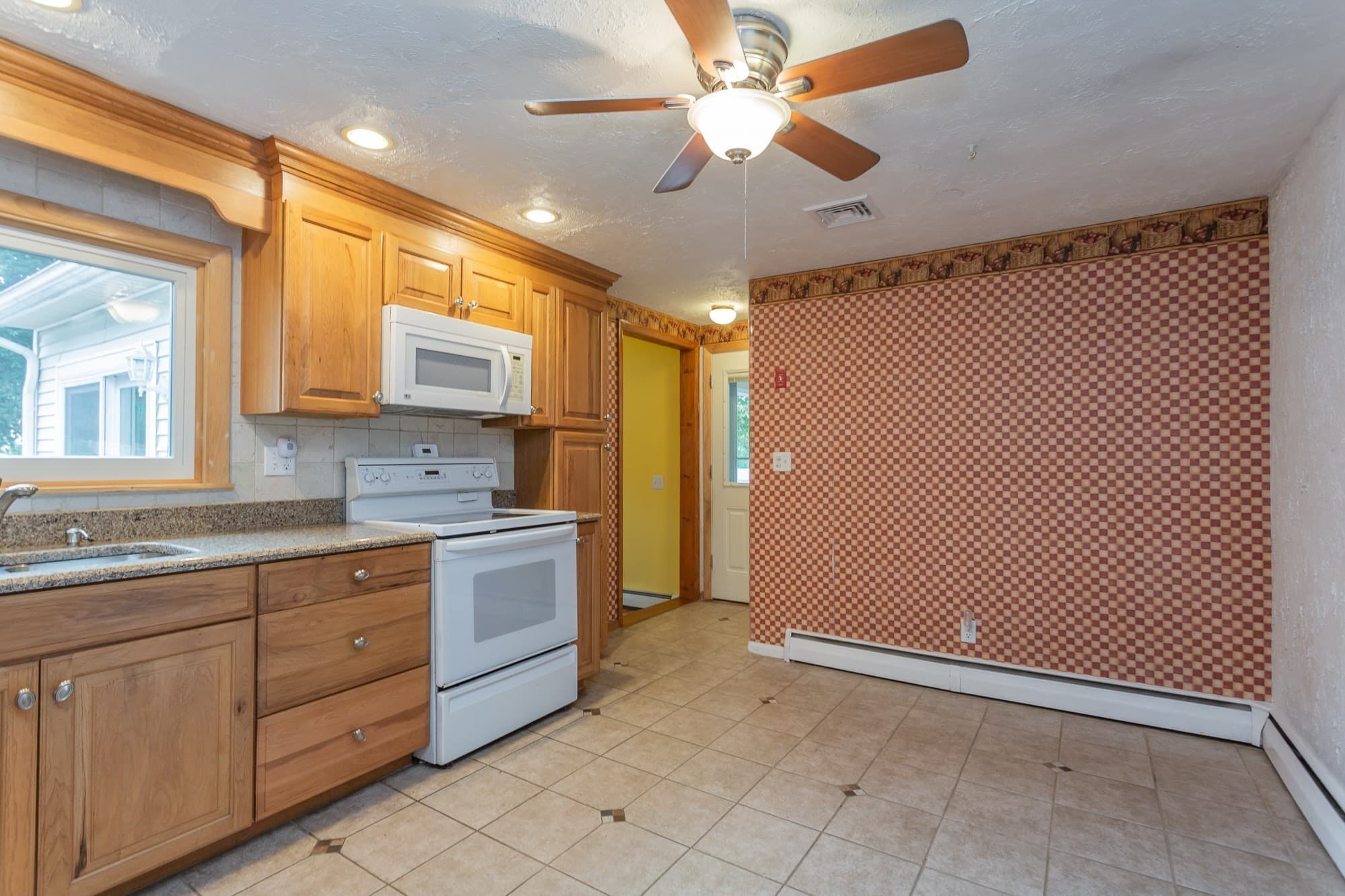 Single Family Residence at 91 Breer St, Brockton MA 02301, Brockton, photo 5 of 29