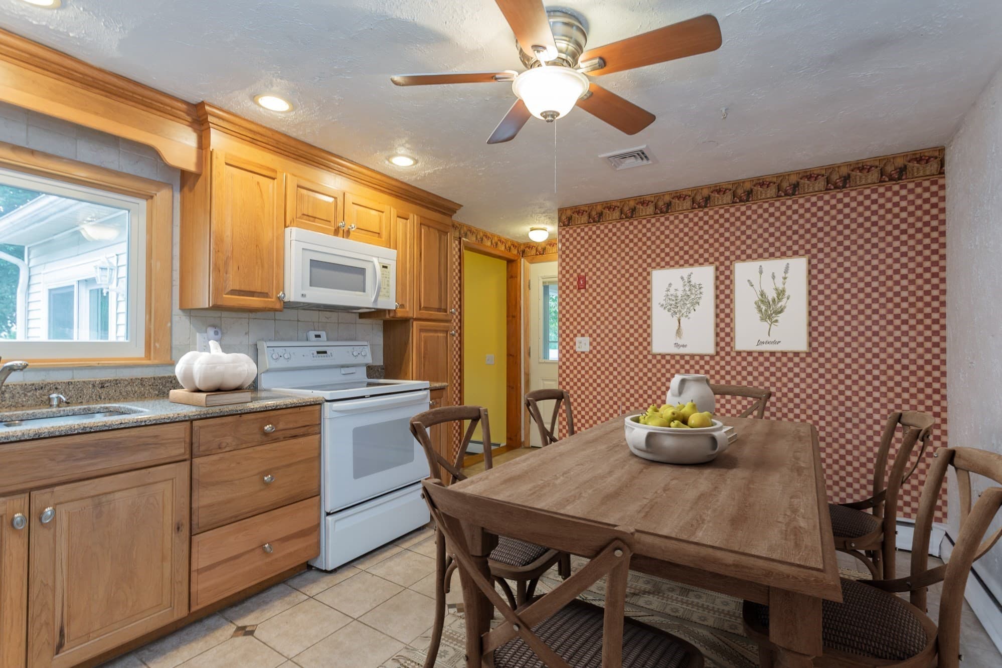 Single Family Residence at 91 Breer St, Brockton MA 02301, Brockton, photo 4 of 29