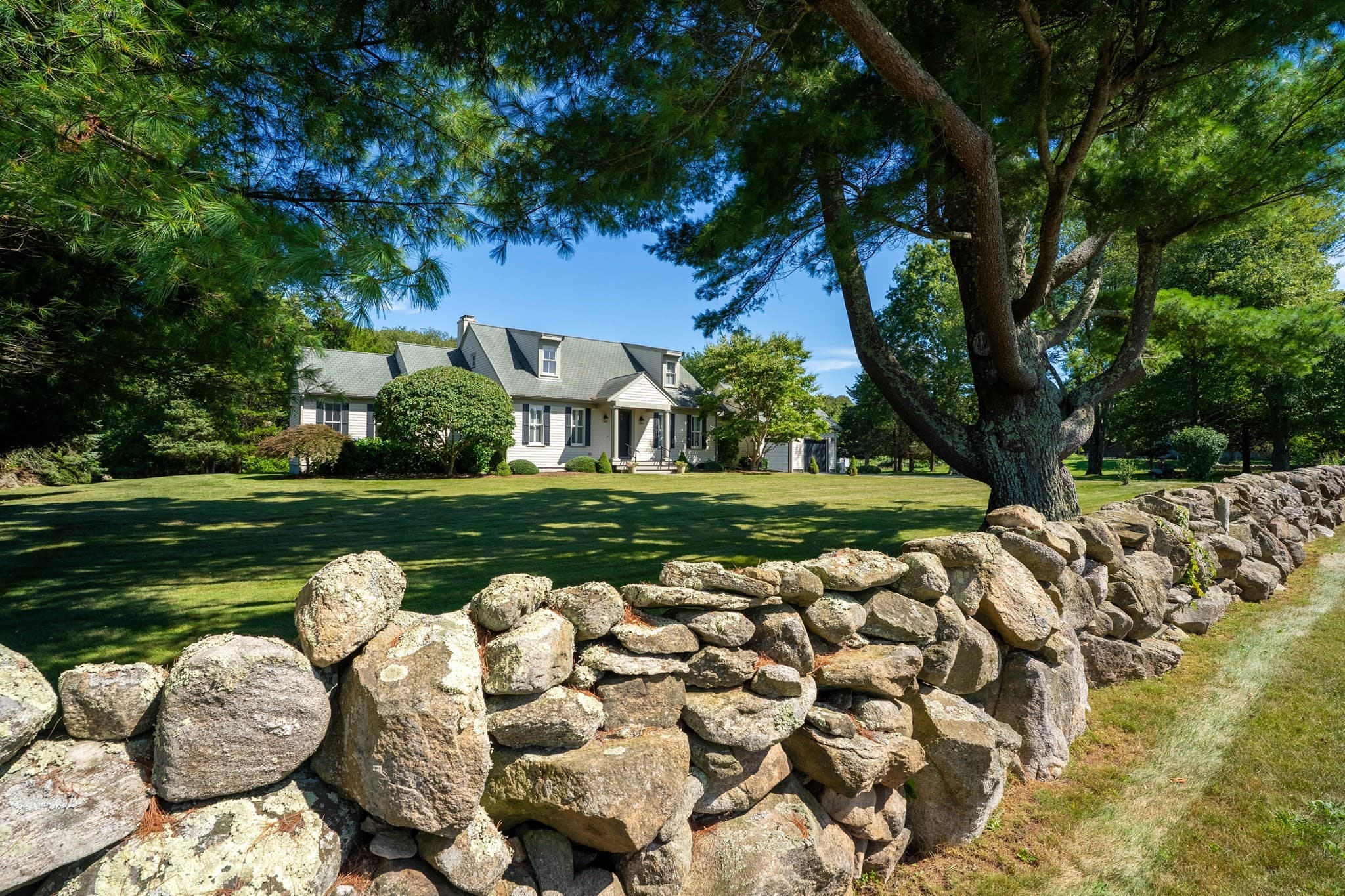 Single Family Residence at 557 Smith Neck Rd, Dartmouth MA 02748, Dartmouth, photo 2 of 32