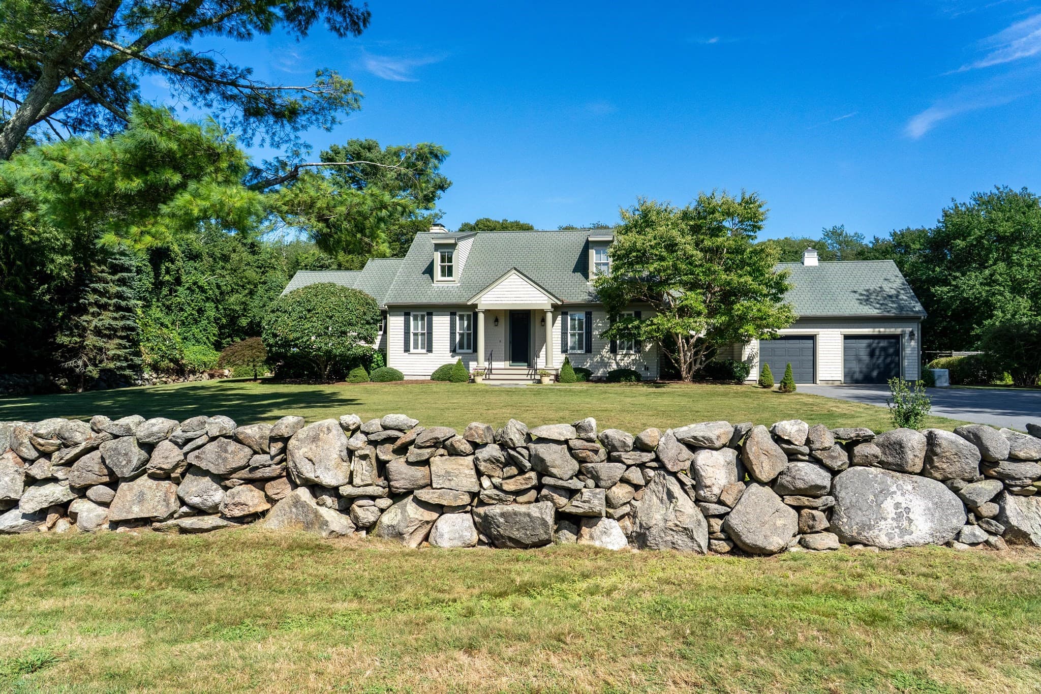 Single Family Residence at 557 Smith Neck Rd, Dartmouth MA 02748, Dartmouth, photo 3 of 32