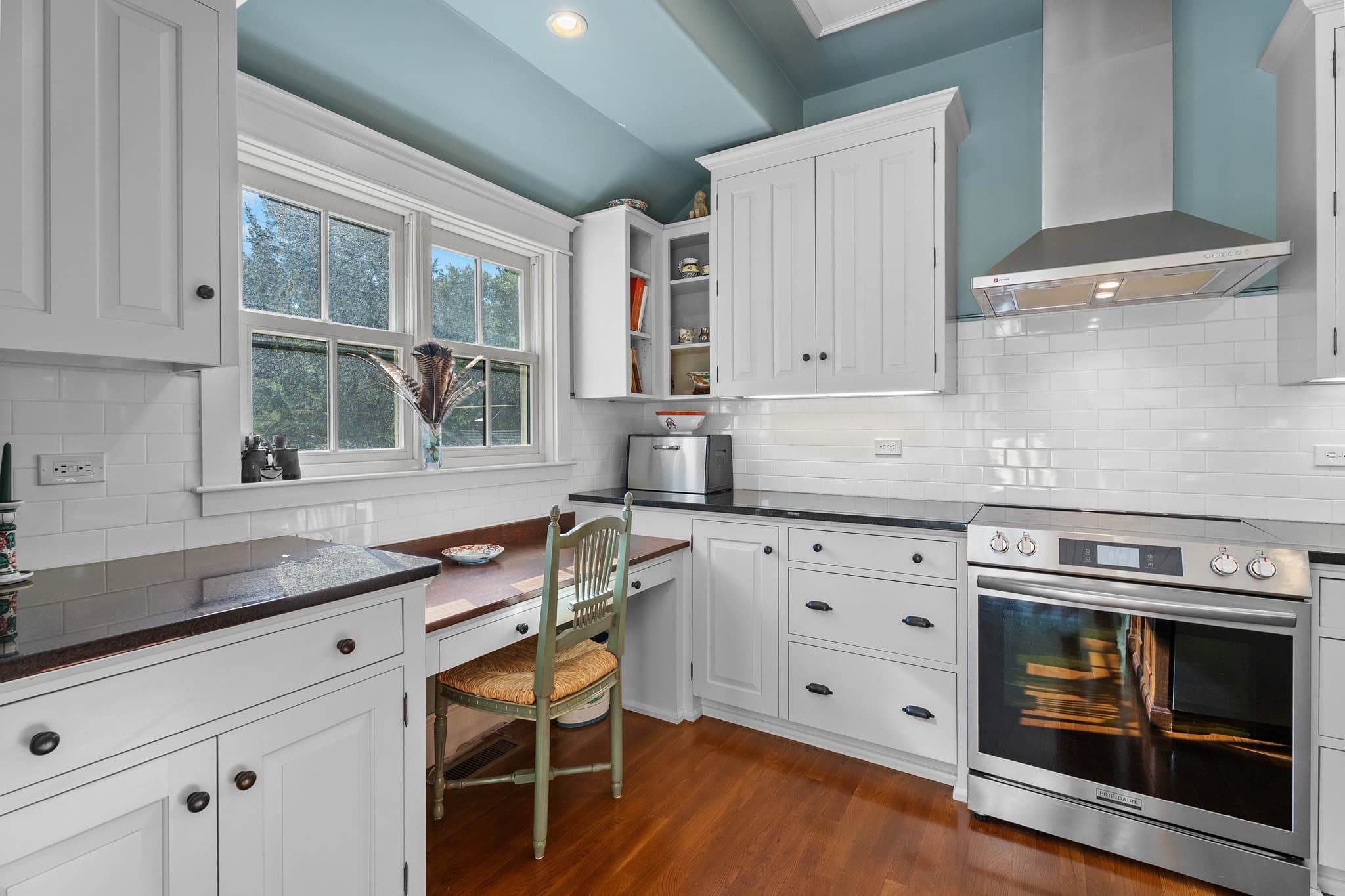 Single Family Residence at 557 Smith Neck Rd, Dartmouth MA 02748, Dartmouth, photo 9 of 32
