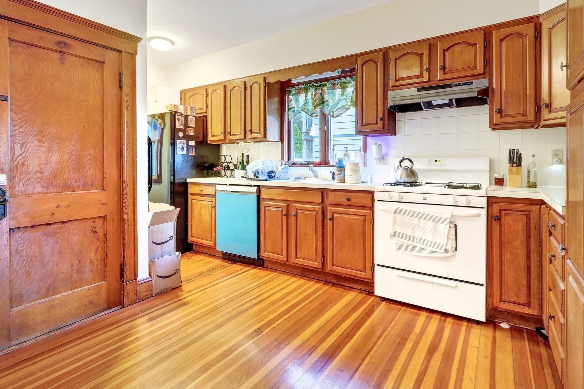 Multi Family at 18 Franconia St, Boston MA 02122, photo 24 of 41
