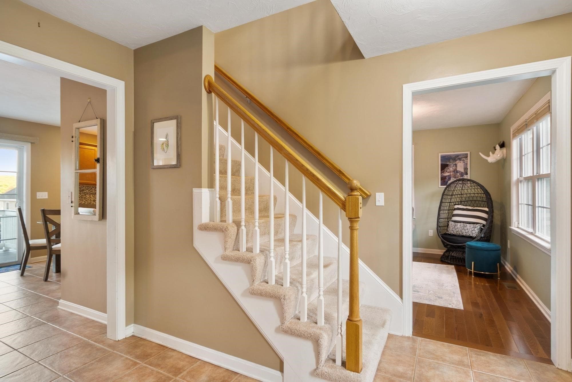 Single Family Residence at 4 Fatima Lane, Worcester MA 01606, Worcester, photo 6 of 42
