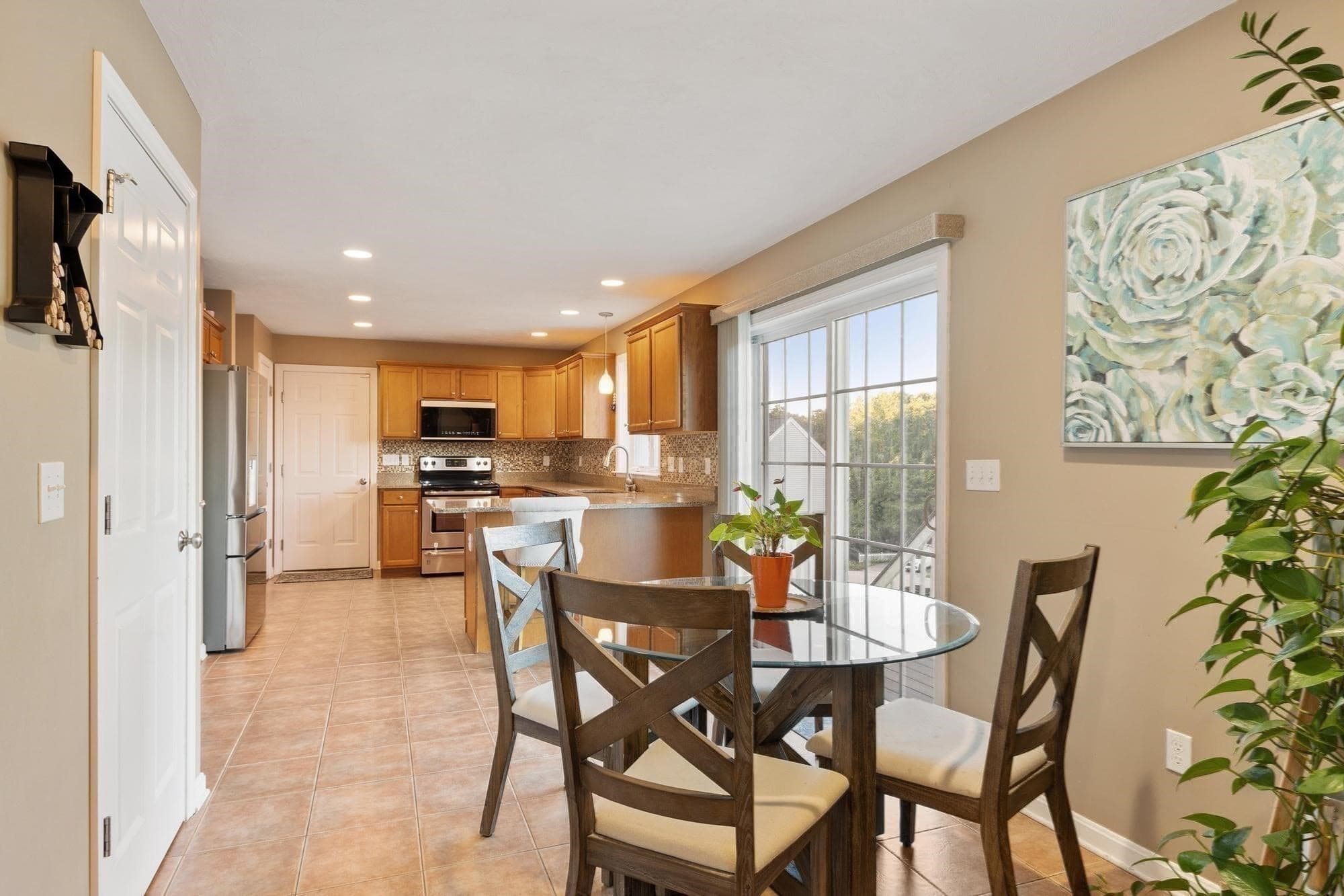 Single Family Residence at 4 Fatima Lane, Worcester MA 01606, Worcester, photo 11 of 42