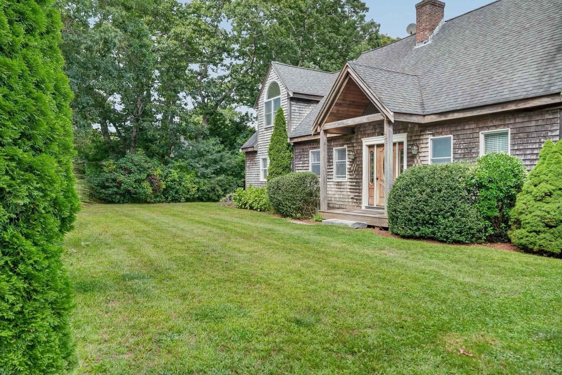 Single Family Residence at 68 Front Street, Oak Bluffs MA 02557, photo 3 of 36