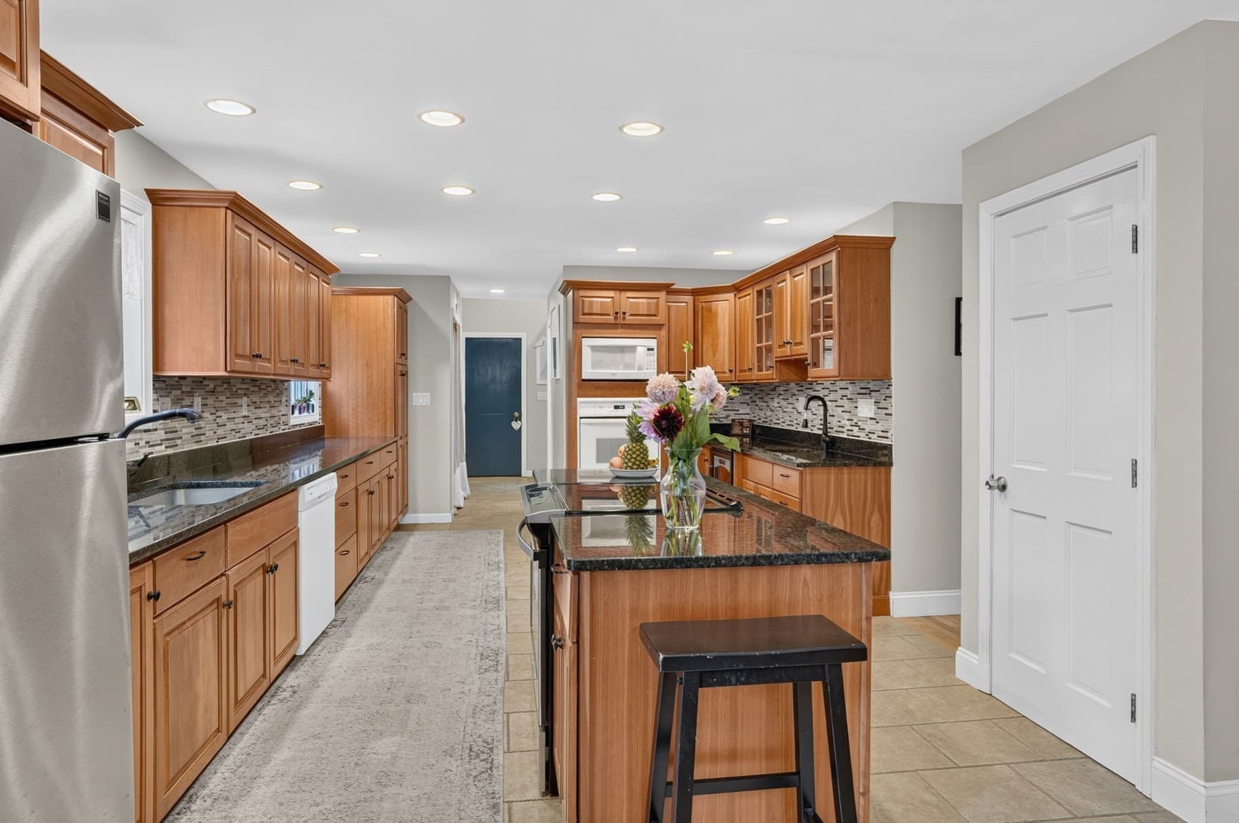 Single Family Residence at 68 Front Street, Oak Bluffs MA 02557, photo 8 of 36