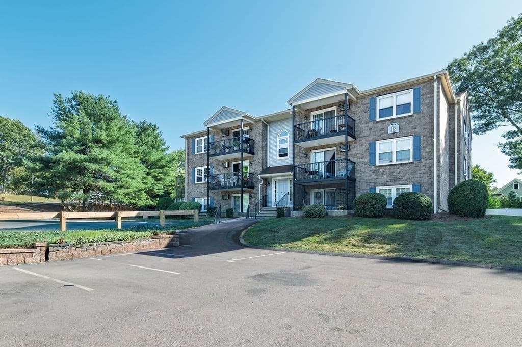 Condominium at 610 South Franklin Street # B204, Holbrook MA 02343, Holbrook, photo 2 of 24