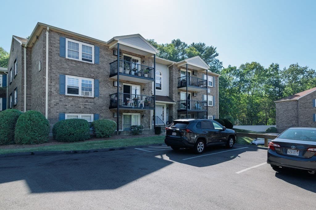 Condominium at 610 South Franklin Street # B204, Holbrook MA 02343, Holbrook, photo 3 of 24