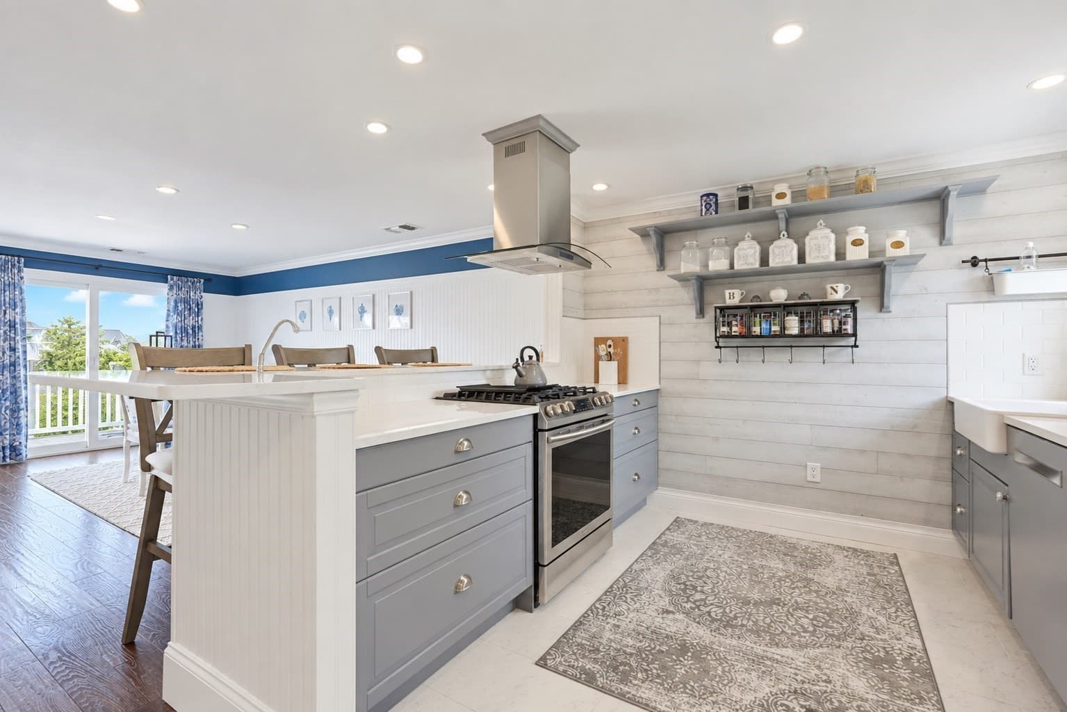 Condominium at 554 White Cliff Dr., Plymouth MA 02360, Plymouth, photo 3 of 40