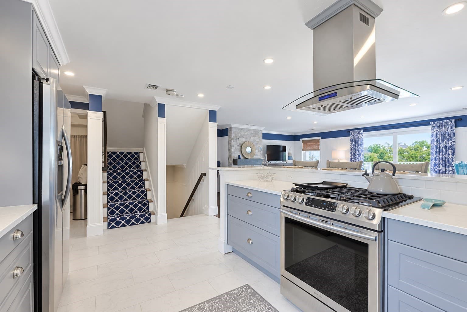 554 White Cliff Dr., Plymouth MA 02360