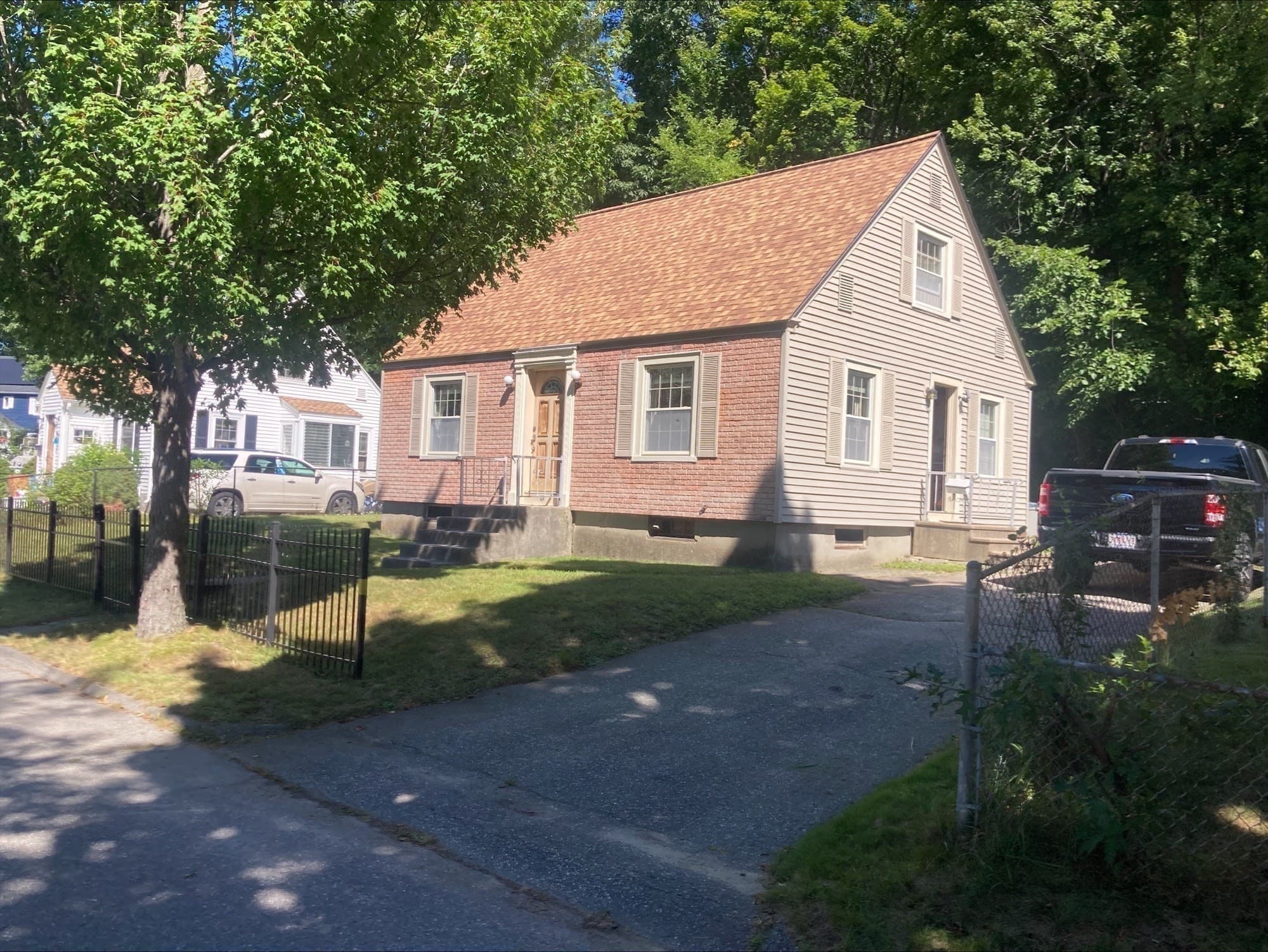 Single Family Residence at 17 Clive St, Worcester MA 01603, Worcester, photo 3 of 30
