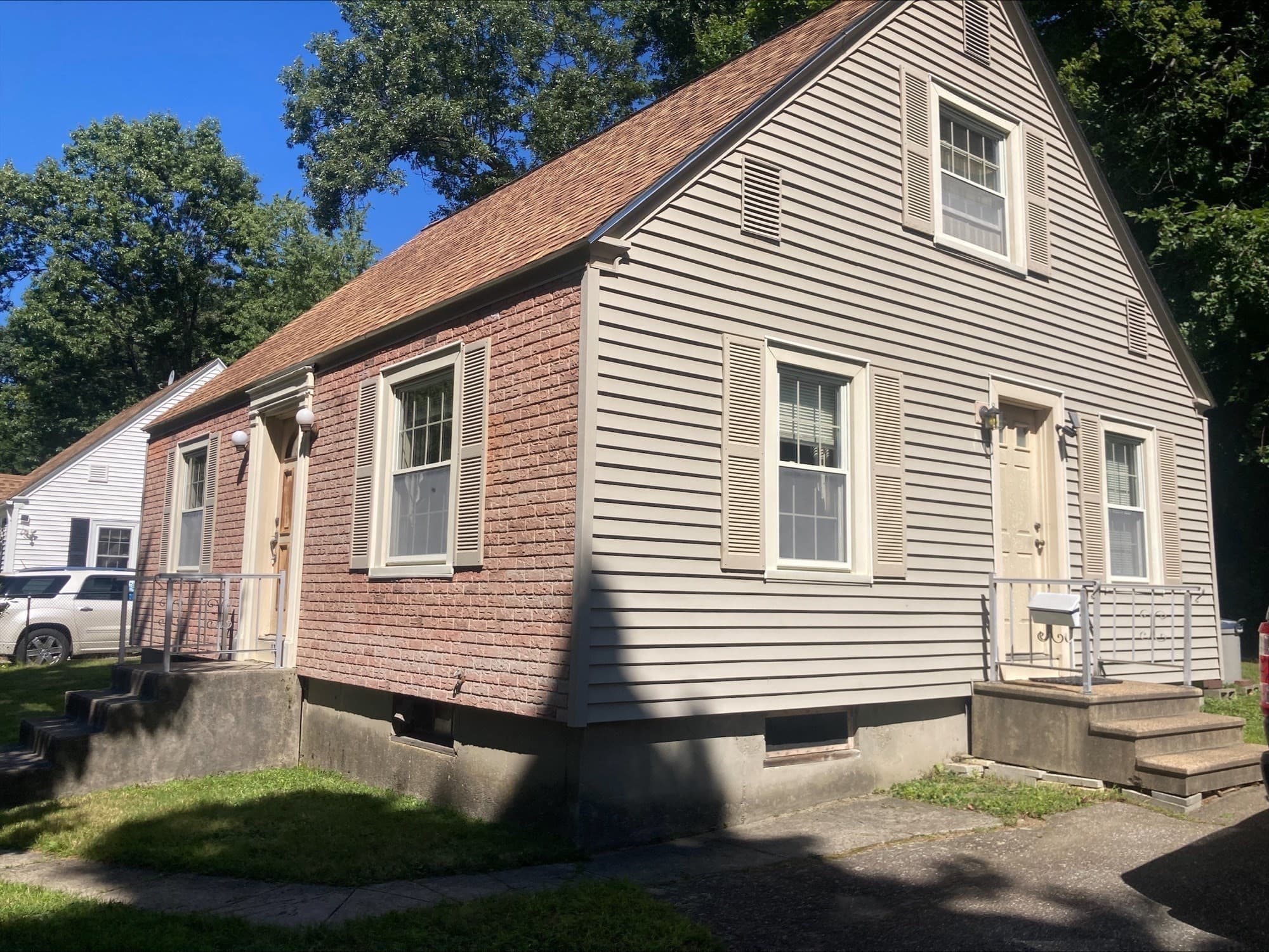 Single Family Residence at 17 Clive St, Worcester MA 01603, Worcester, photo 4 of 30